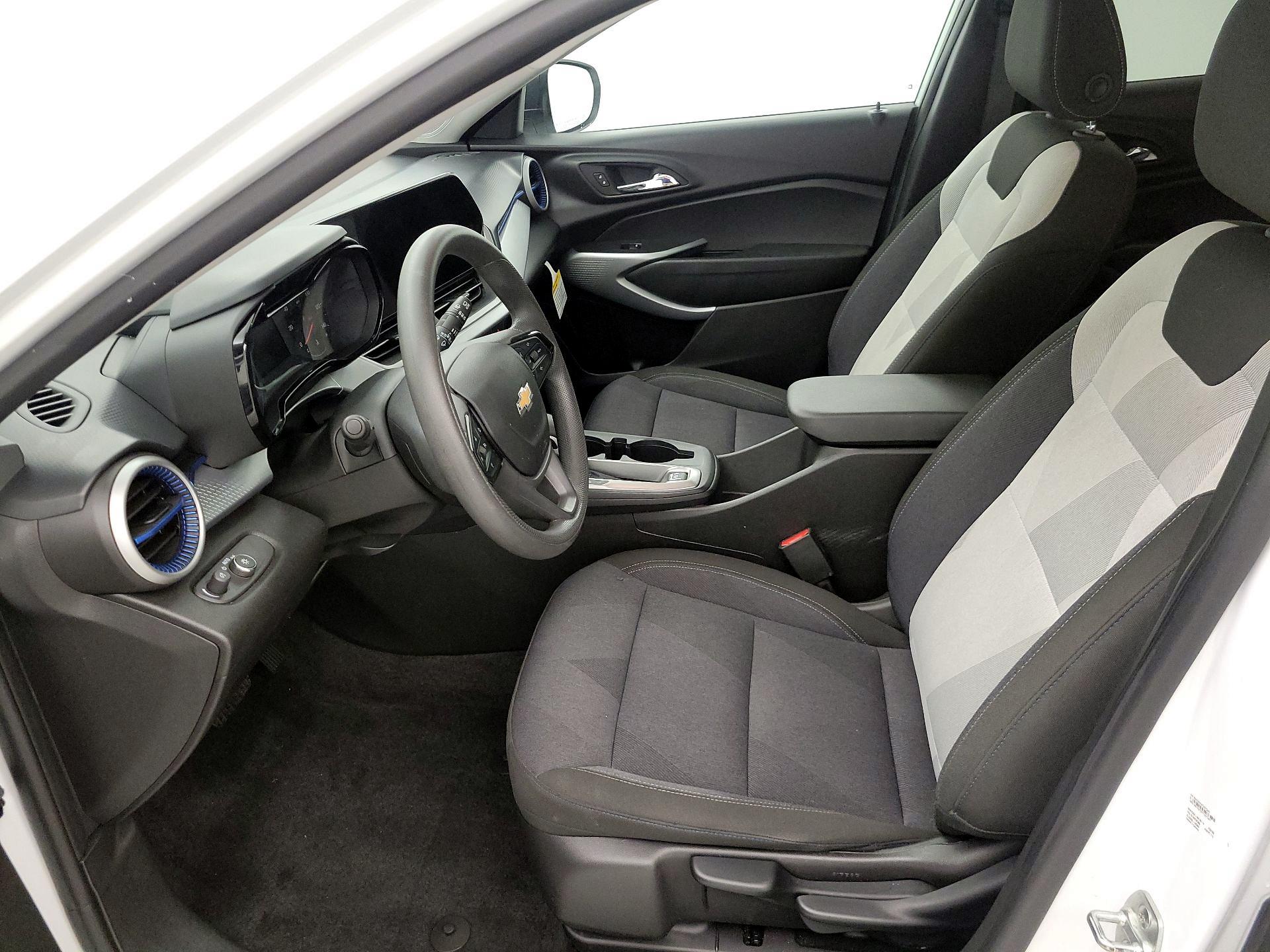Thumbnail: 2025 Chevrolet Trax - 11