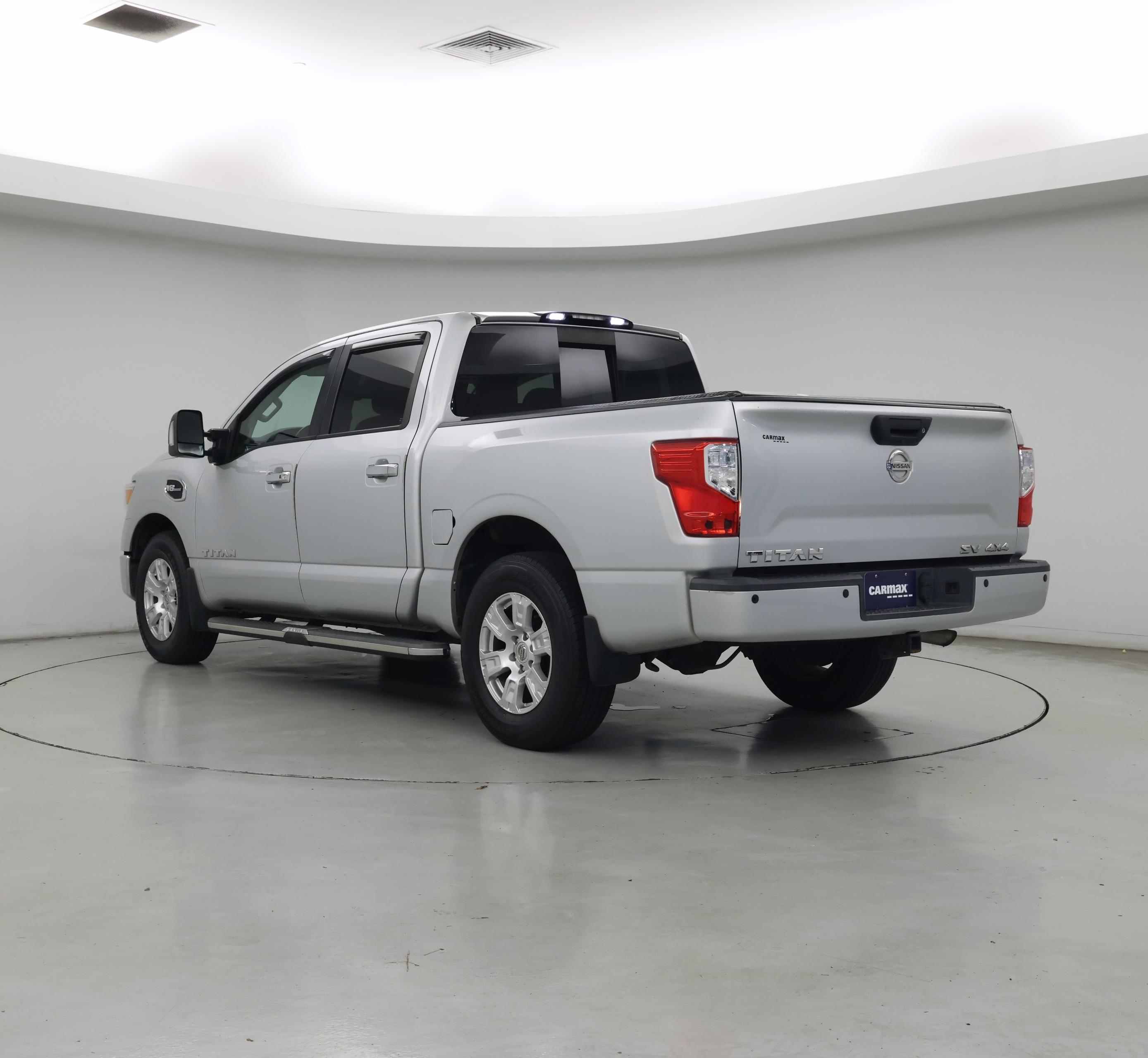 Thumbnail: 2017 Nissan Titan - 2