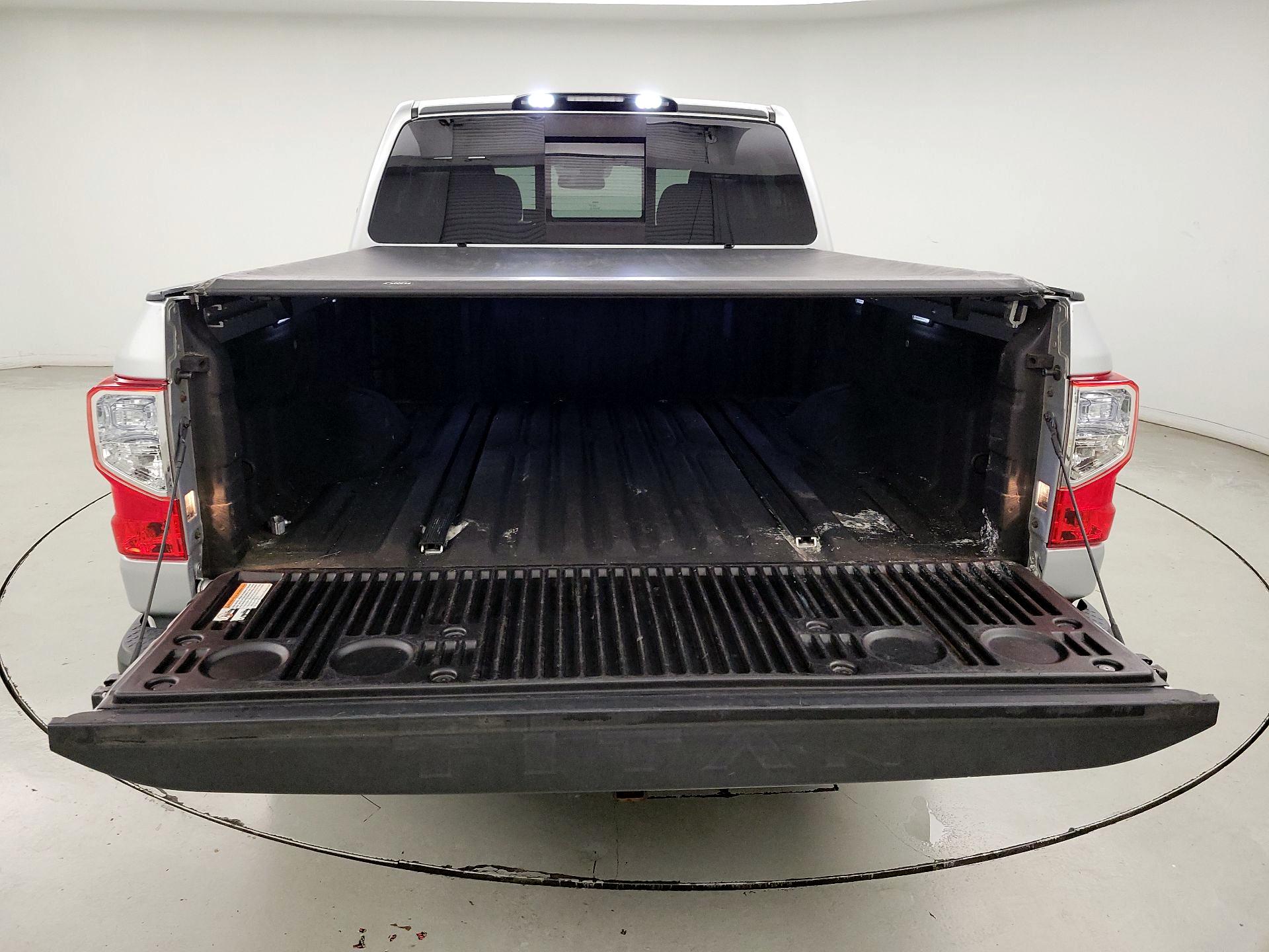 Thumbnail: 2017 Nissan Titan - 20