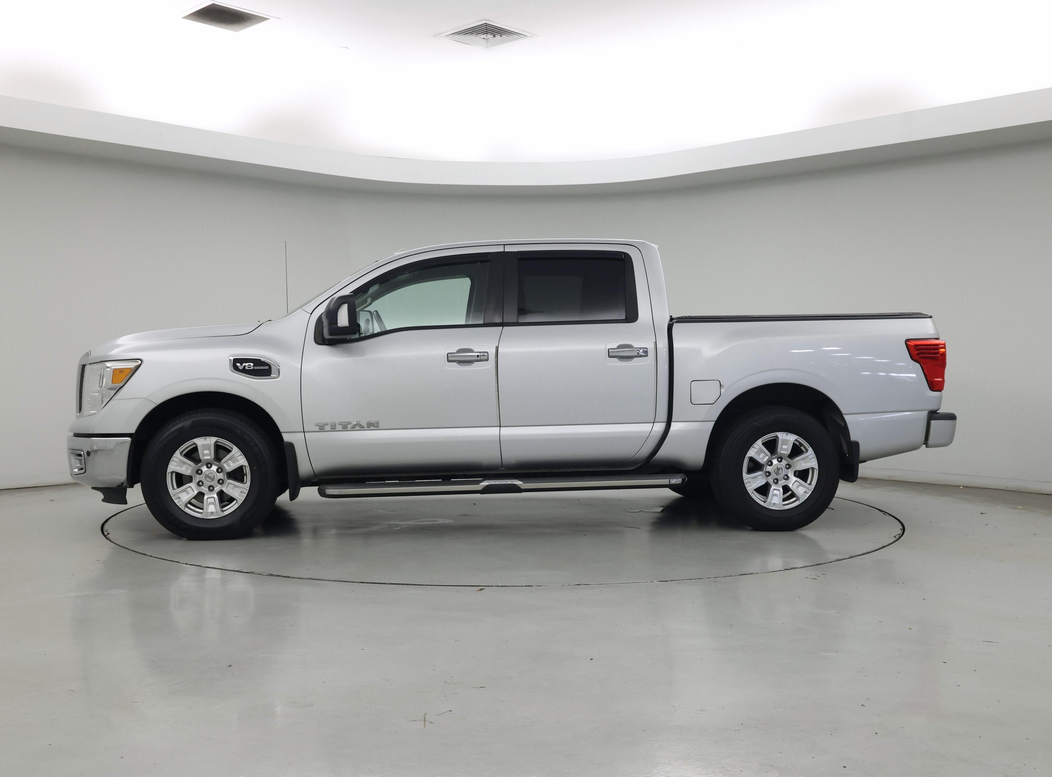 Thumbnail: 2017 Nissan Titan - 3