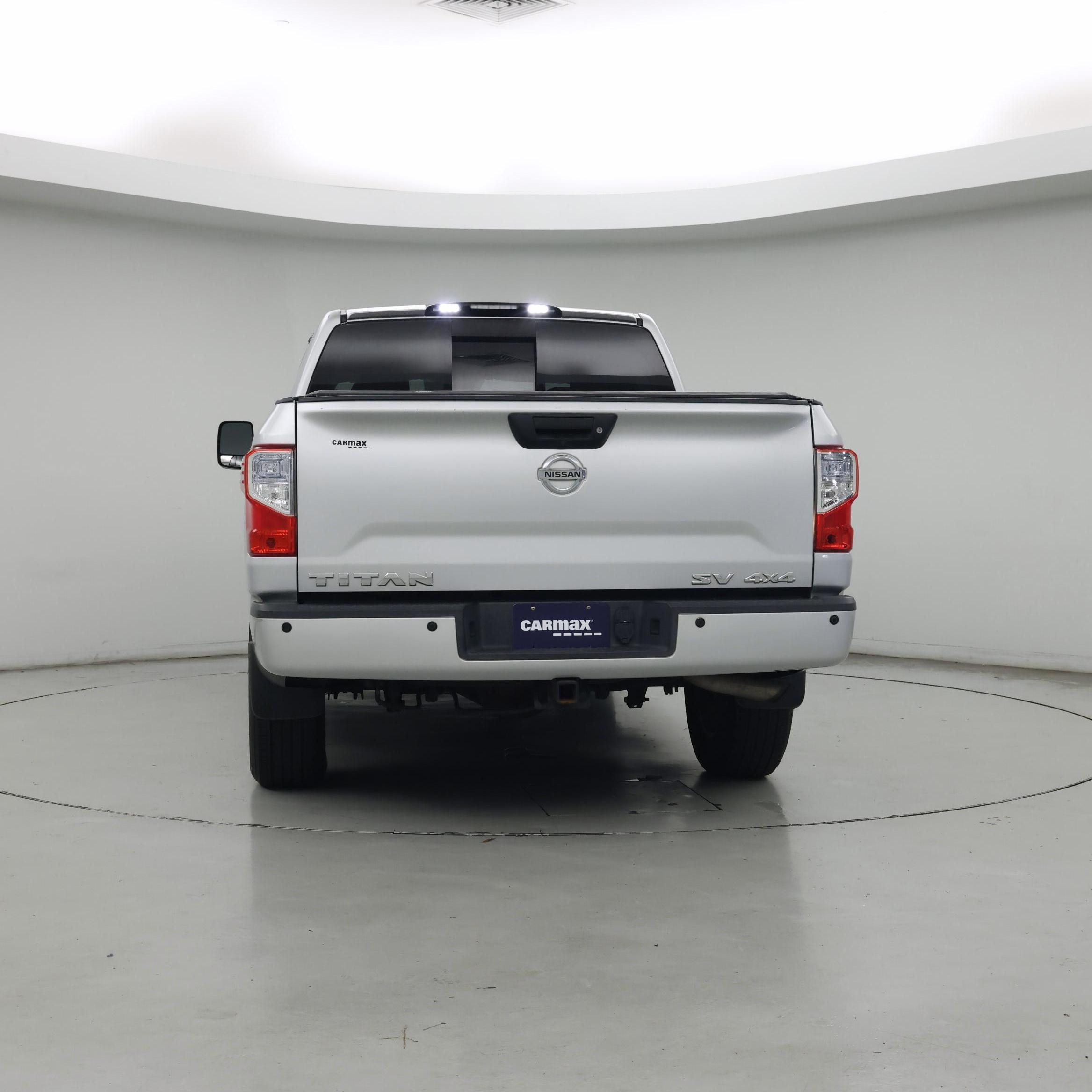 Thumbnail: 2017 Nissan Titan - 6