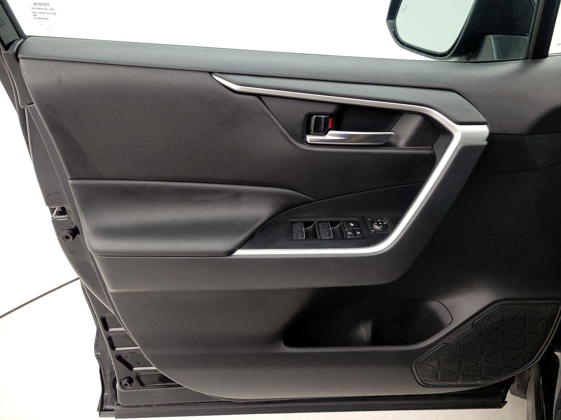 Thumbnail: 2024 Toyota RAV4 - 12