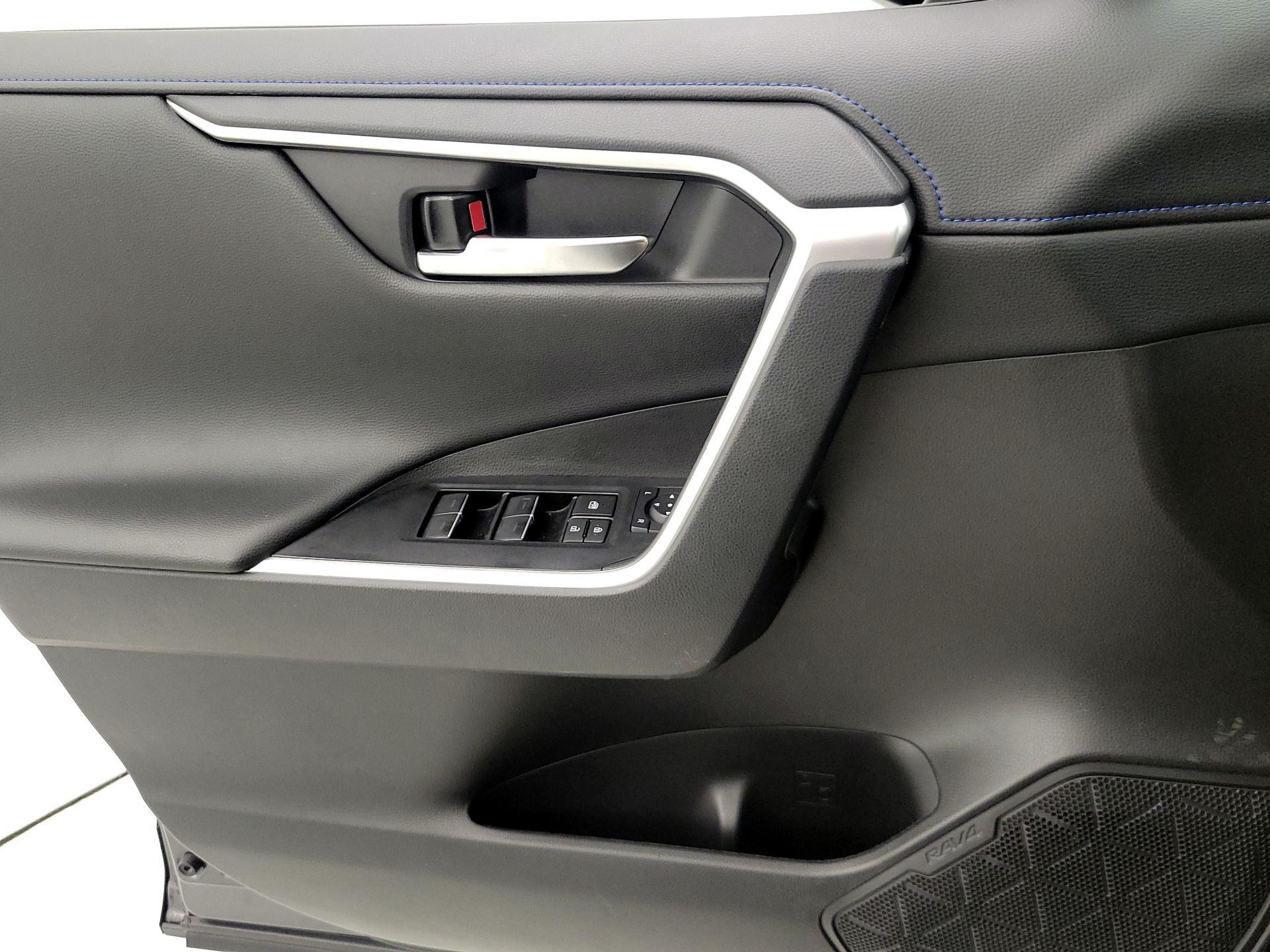 Thumbnail: 2024 Toyota RAV4 - 12