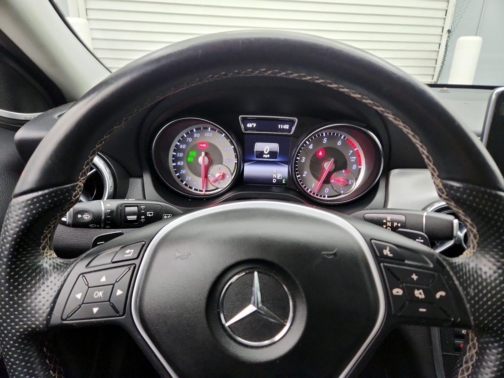 Thumbnail: 2015 Mercedes-Benz GLA - 10