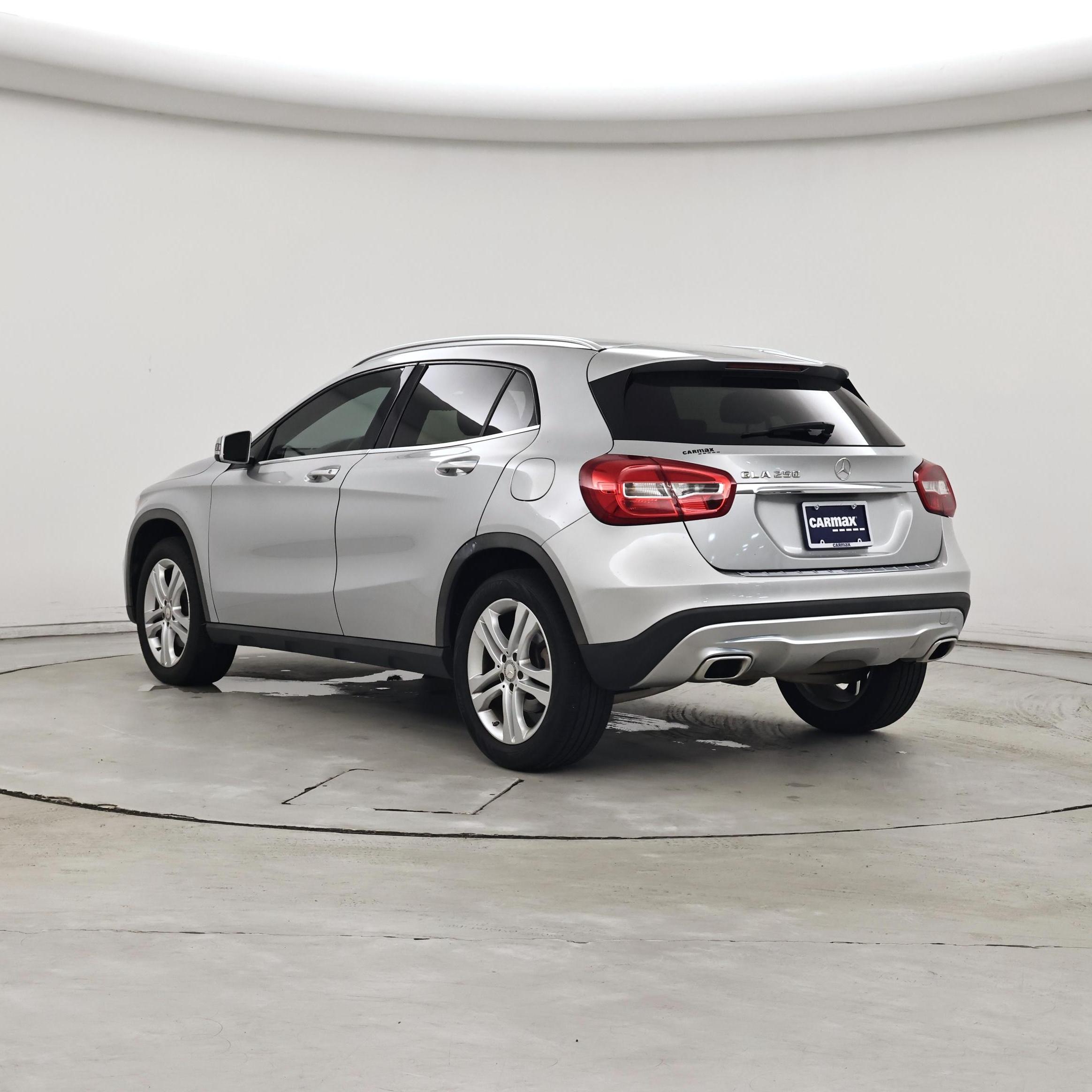 Thumbnail: 2015 Mercedes-Benz GLA - 2
