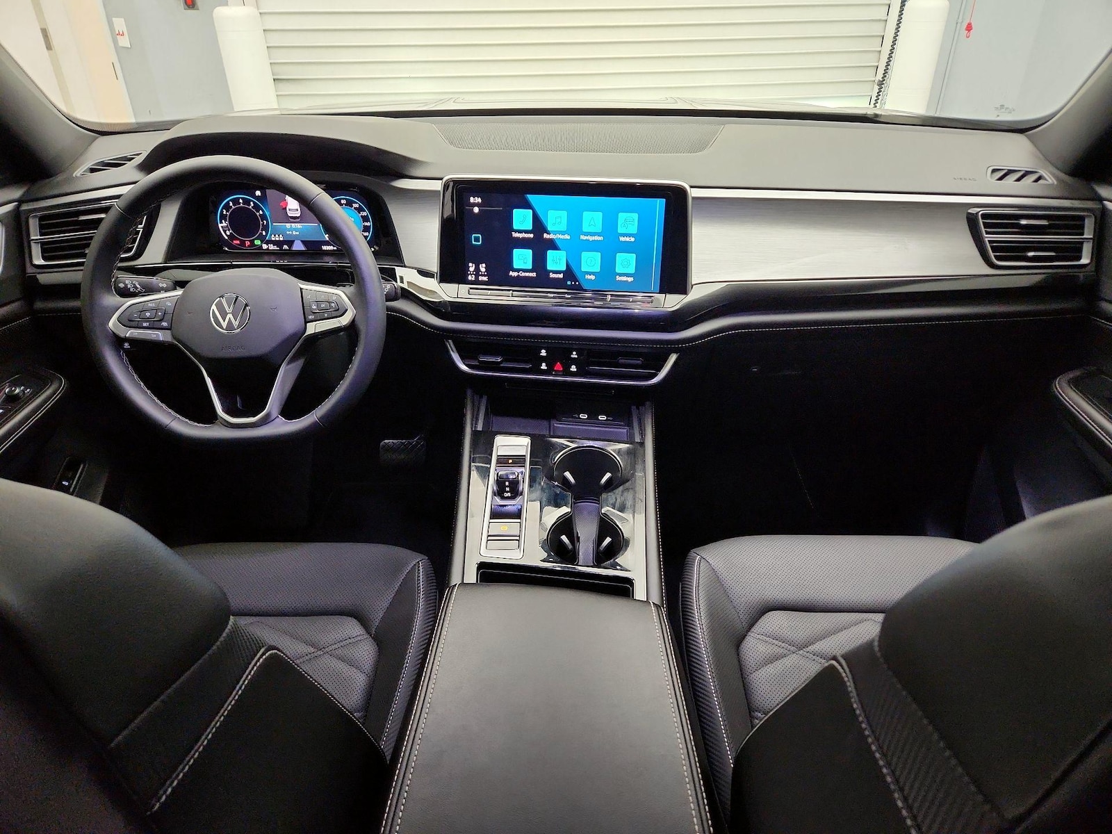 2024 Volkswagen Atlas Cross Sport SE w/Tech - Photo 10
