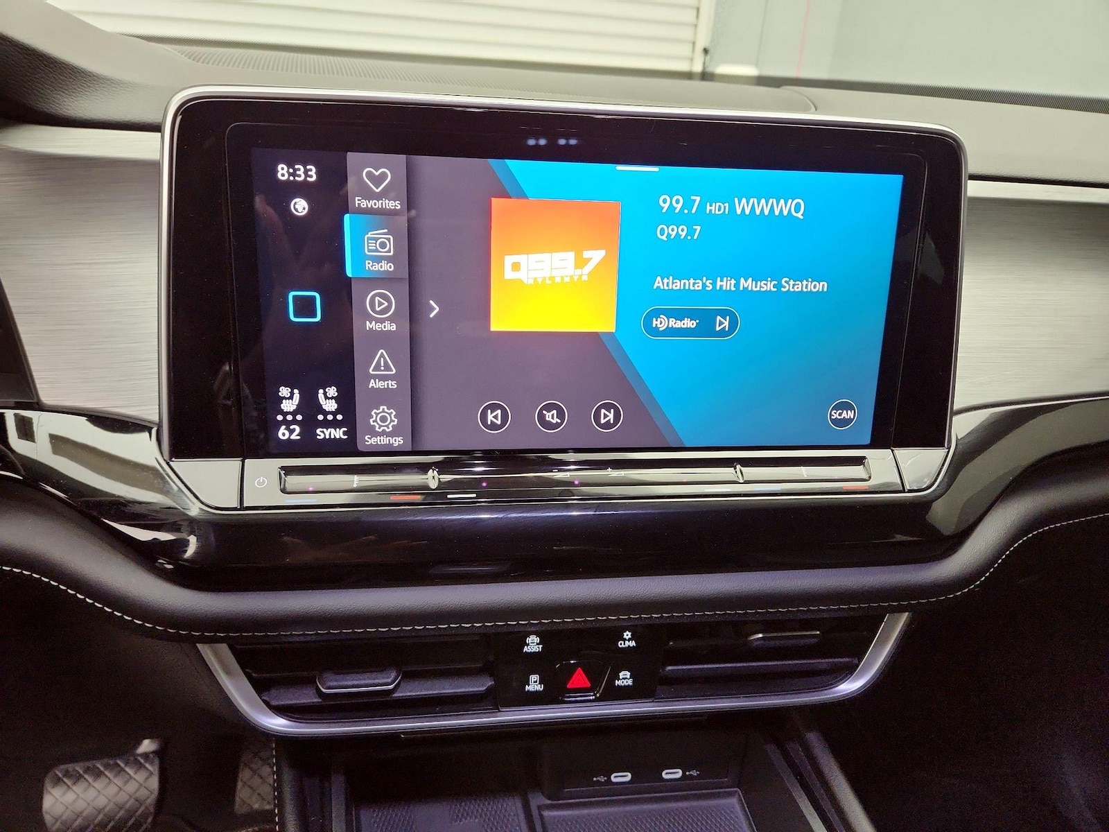2024 Volkswagen Atlas Cross Sport SE w/Tech - Photo 16