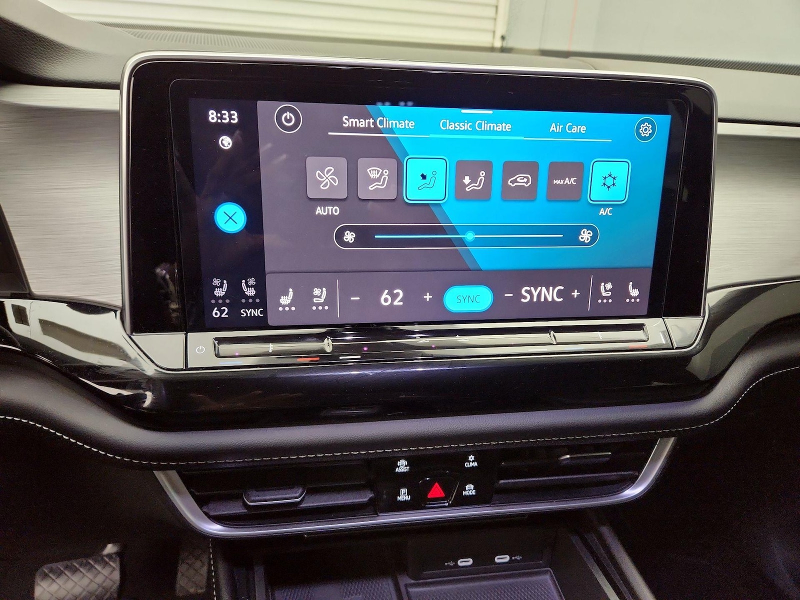 2024 Volkswagen Atlas Cross Sport SE w/Tech - Photo 17