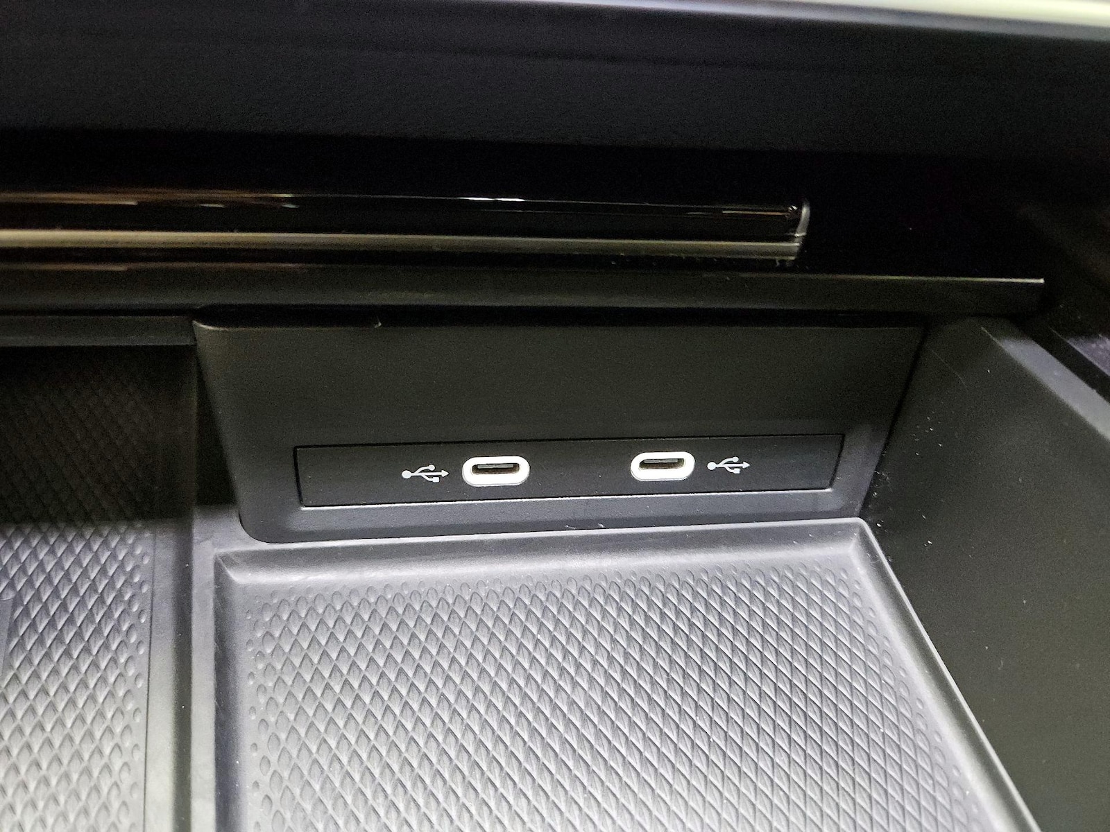2024 Volkswagen Atlas Cross Sport SE w/Tech - Photo 19