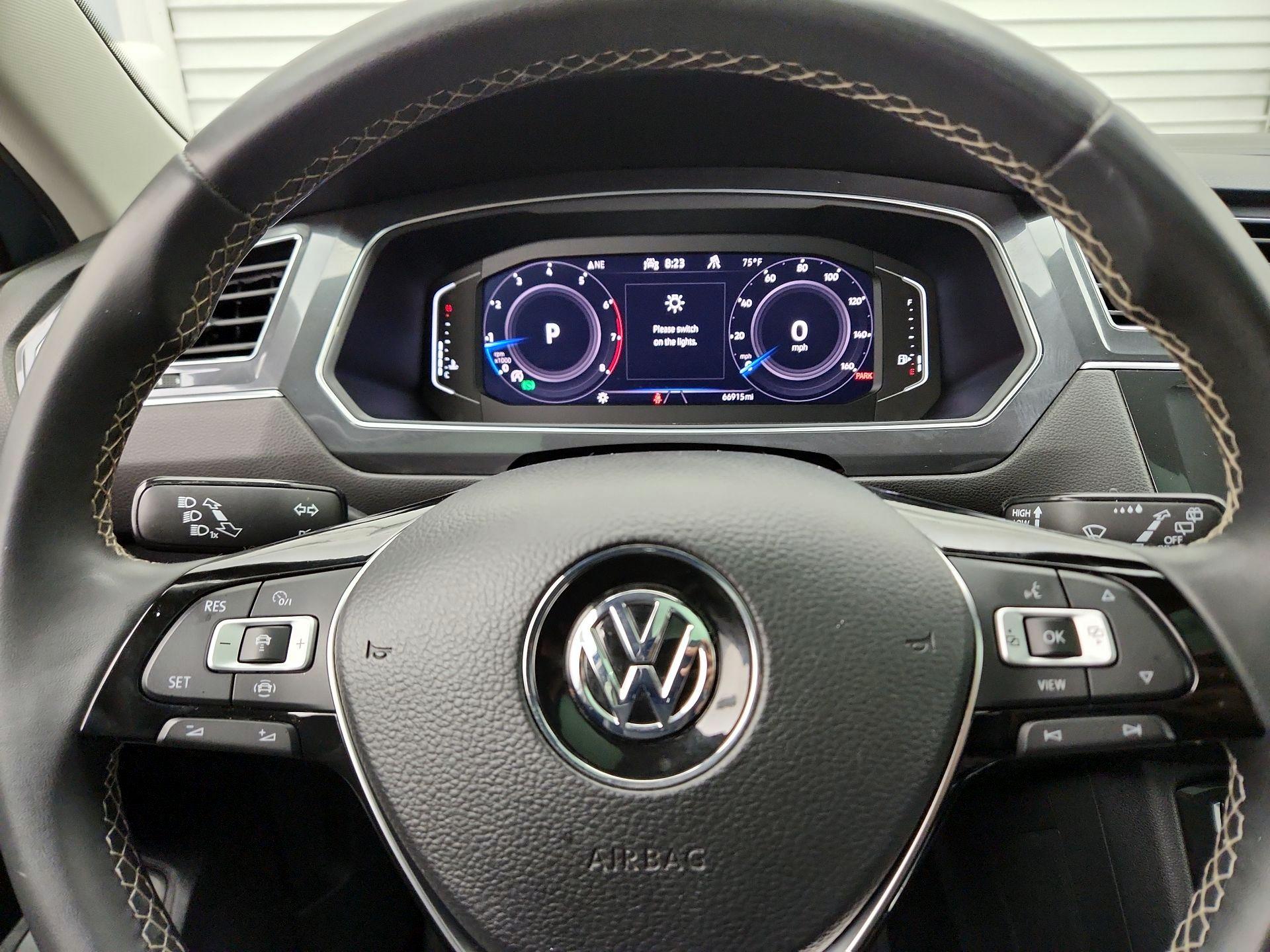 Thumbnail: 2021 Volkswagen Tiguan - 10
