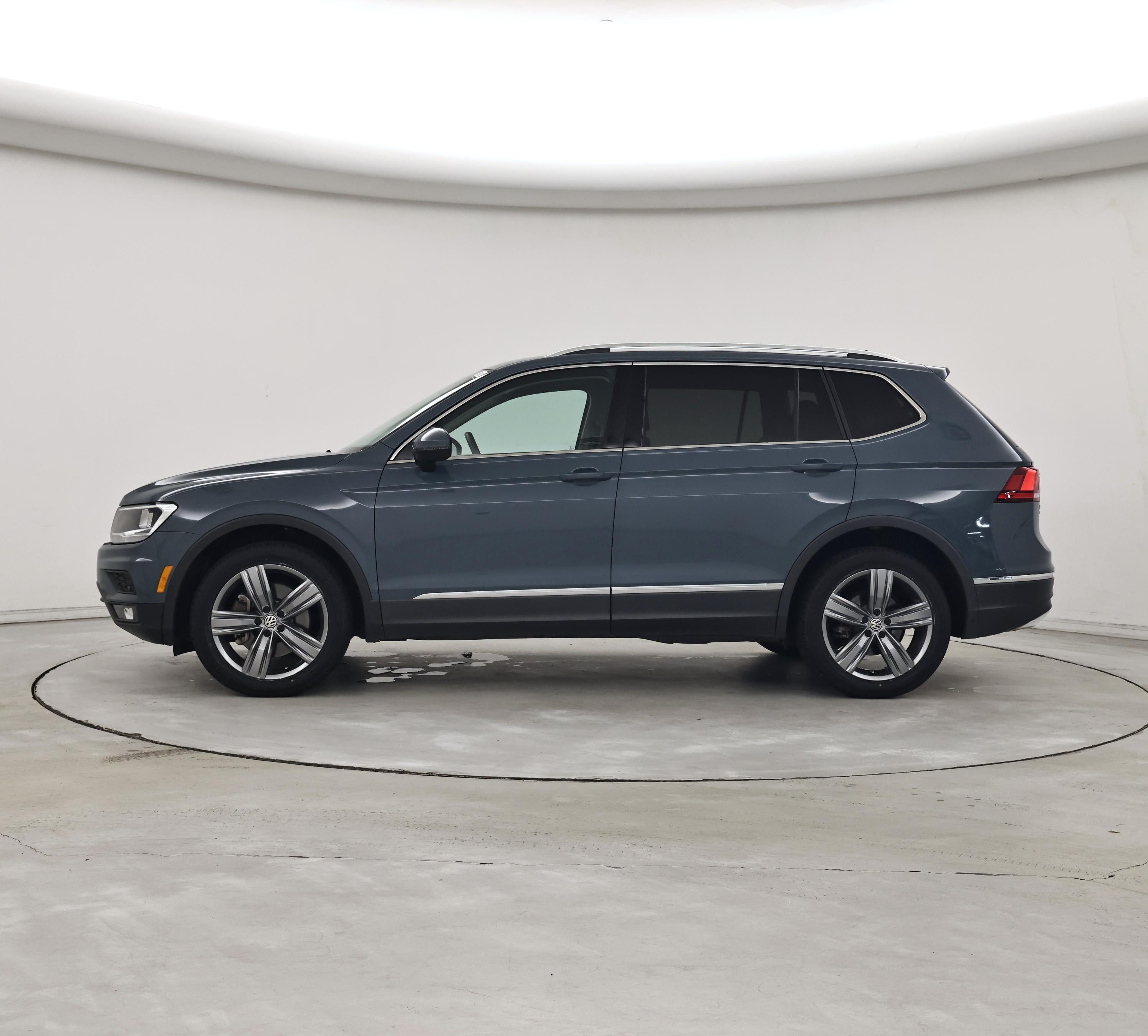 Thumbnail: 2021 Volkswagen Tiguan - 3