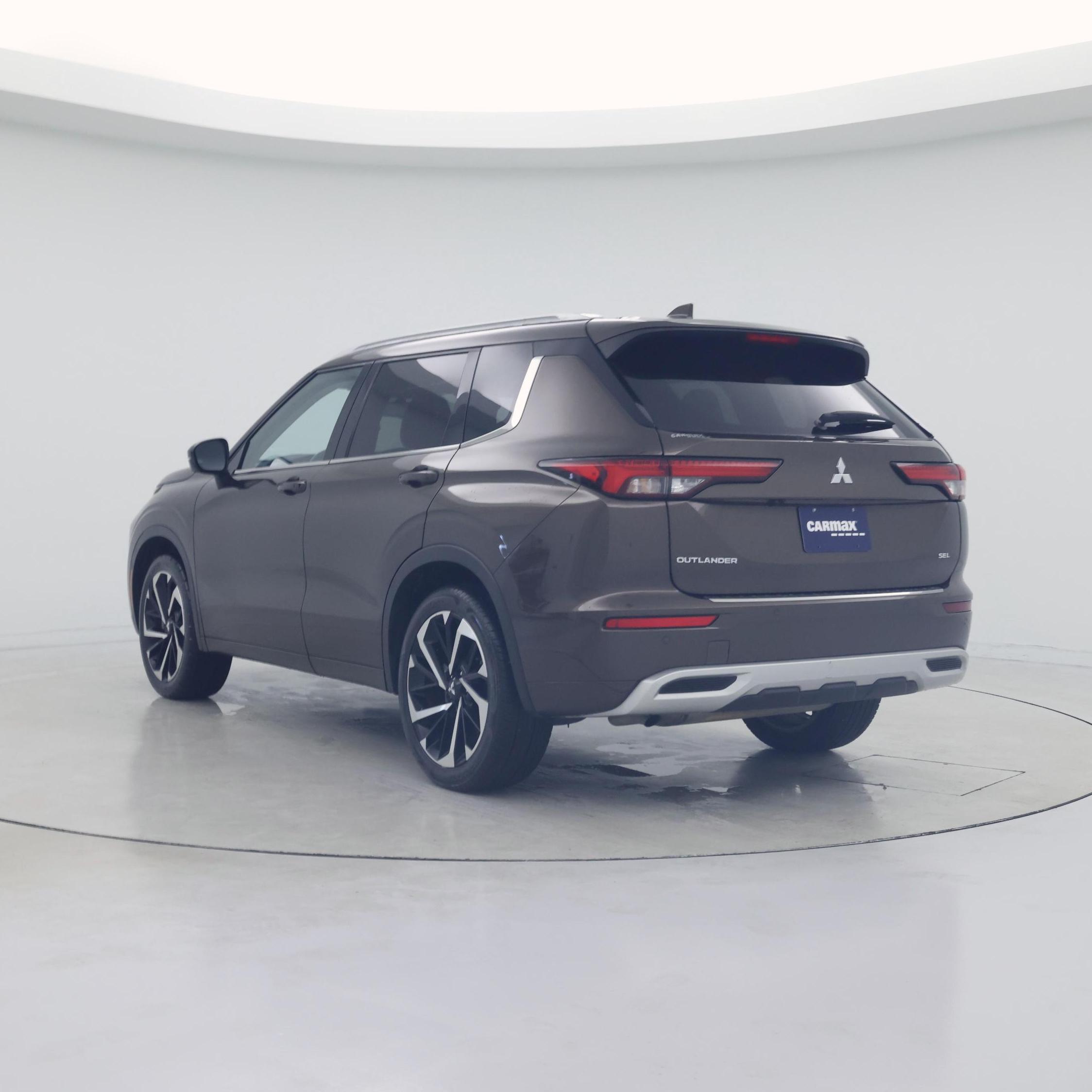 Thumbnail: 2024 Mitsubishi Outlander - 2