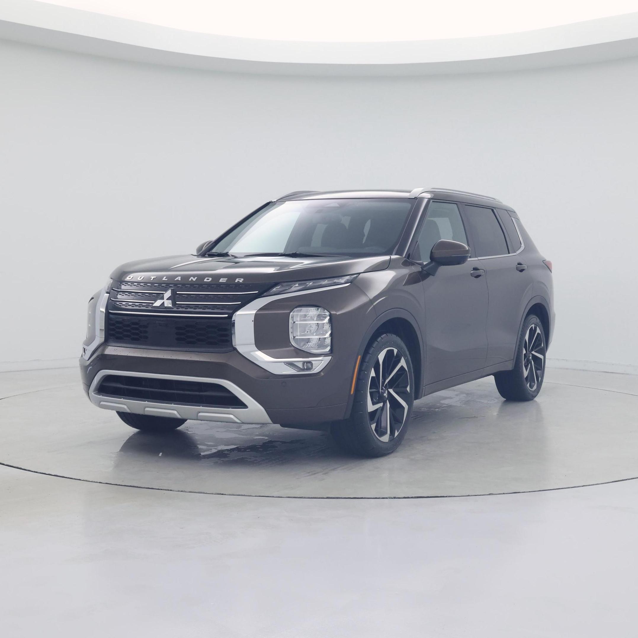 Thumbnail: 2024 Mitsubishi Outlander - 4