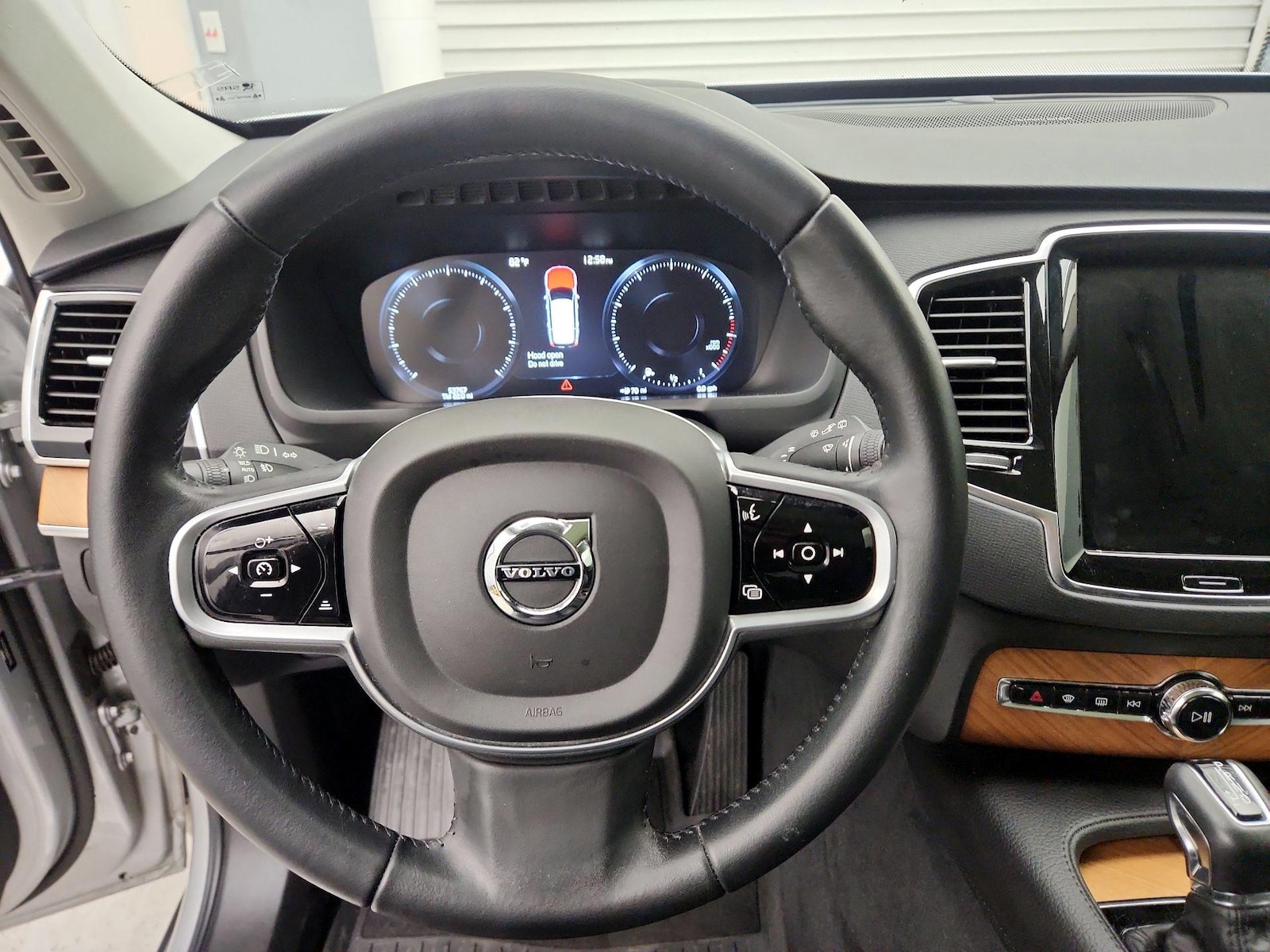 2022 Volvo XC90 Momentum - Photo 11