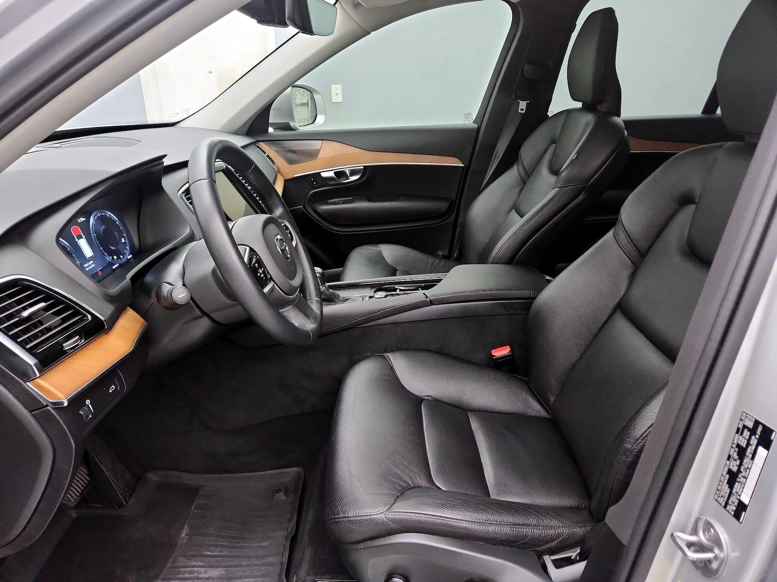 2022 Volvo XC90 Momentum - Photo 12
