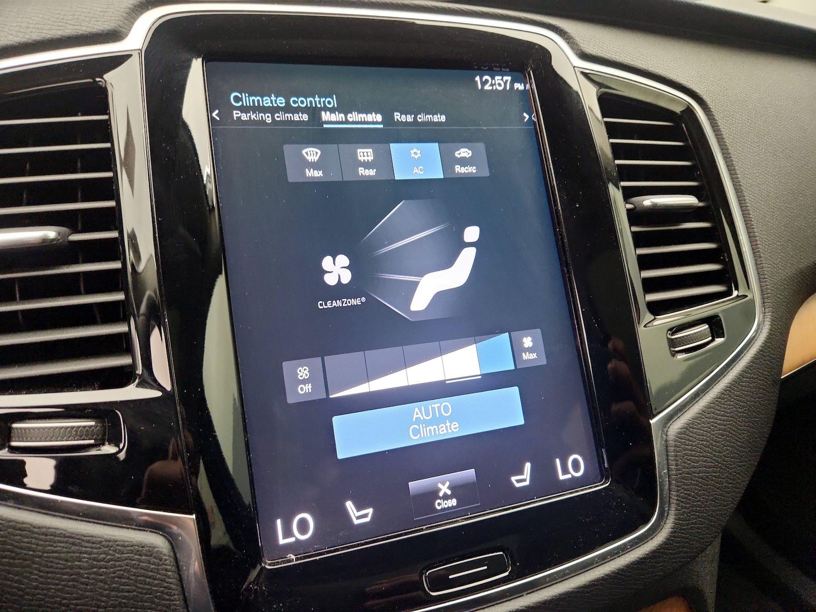 2022 Volvo XC90 Momentum - Photo 17