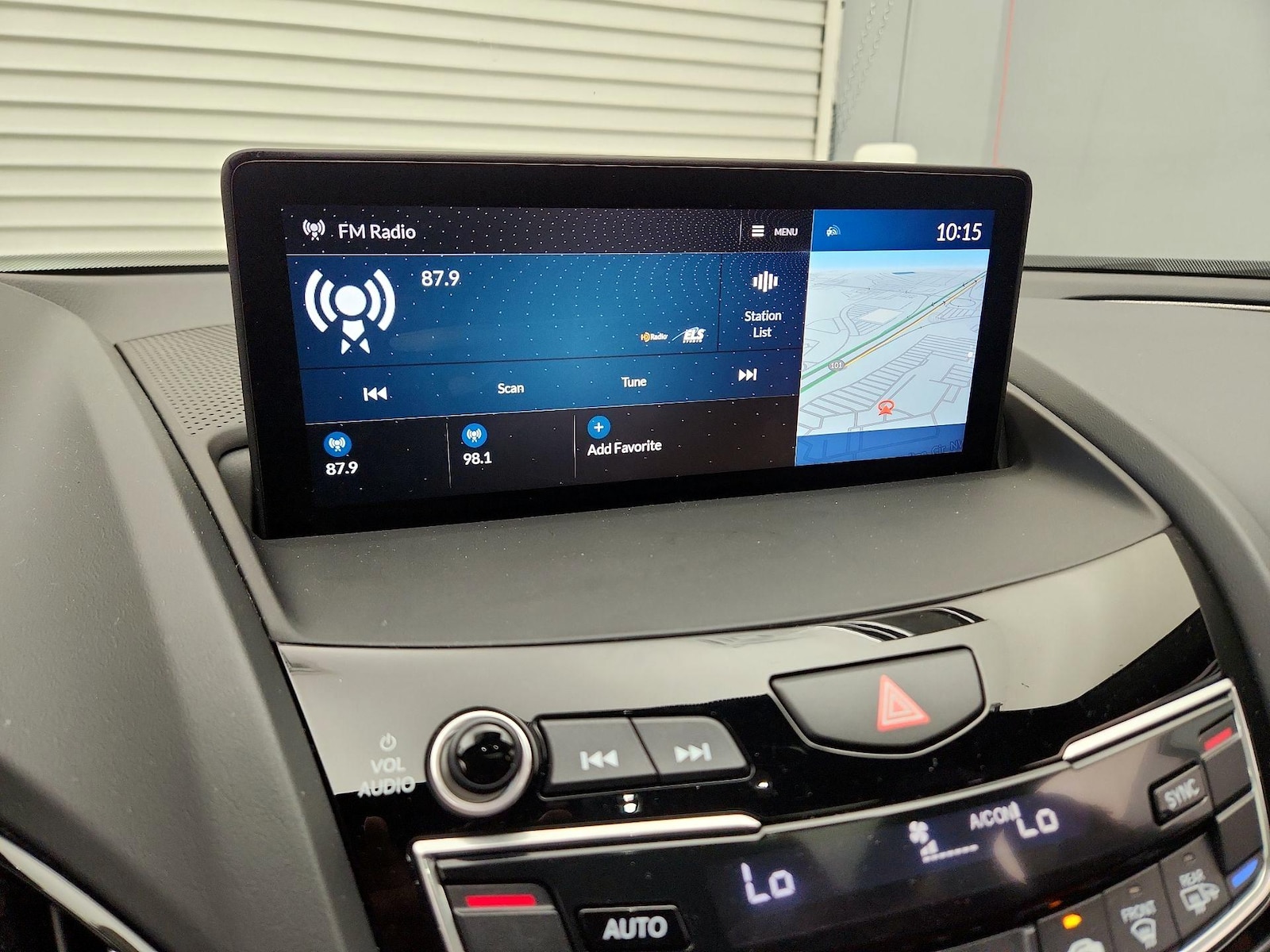 2025 Acura RDX A-Spec Package - Photo 17