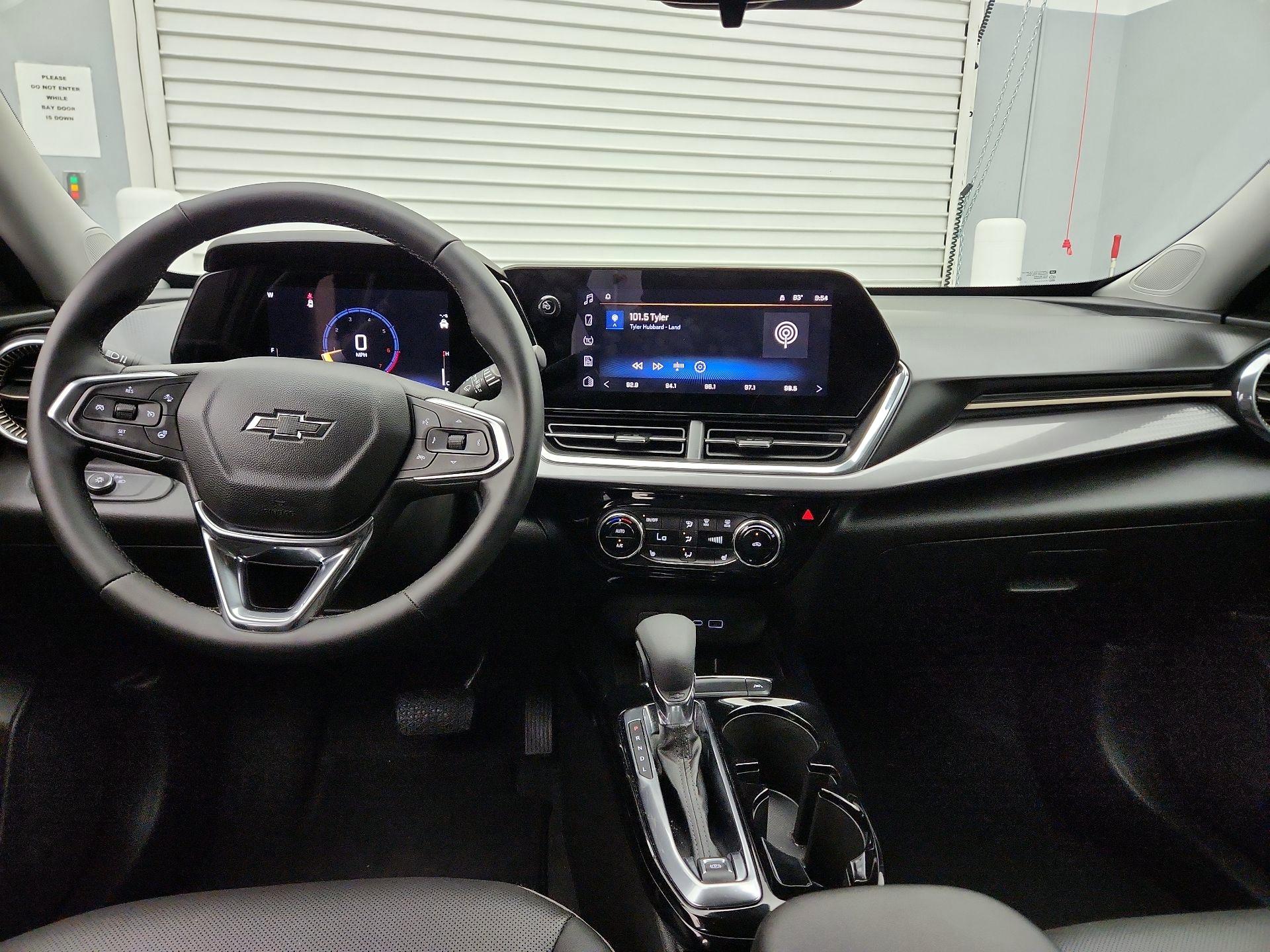 Thumbnail: 2026 Chevrolet Trax - 9