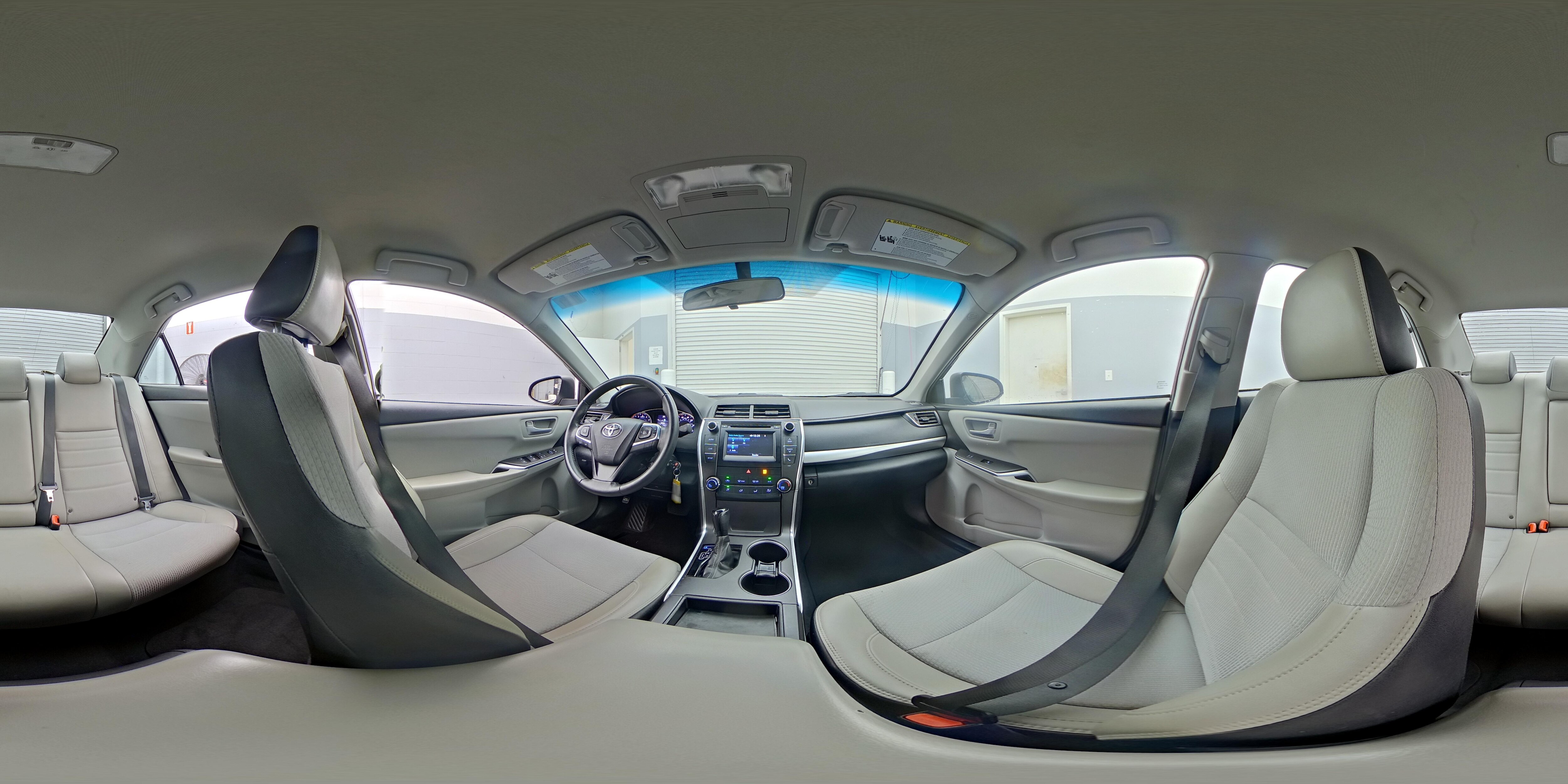 2017 Toyota Camry SE - Photo 24