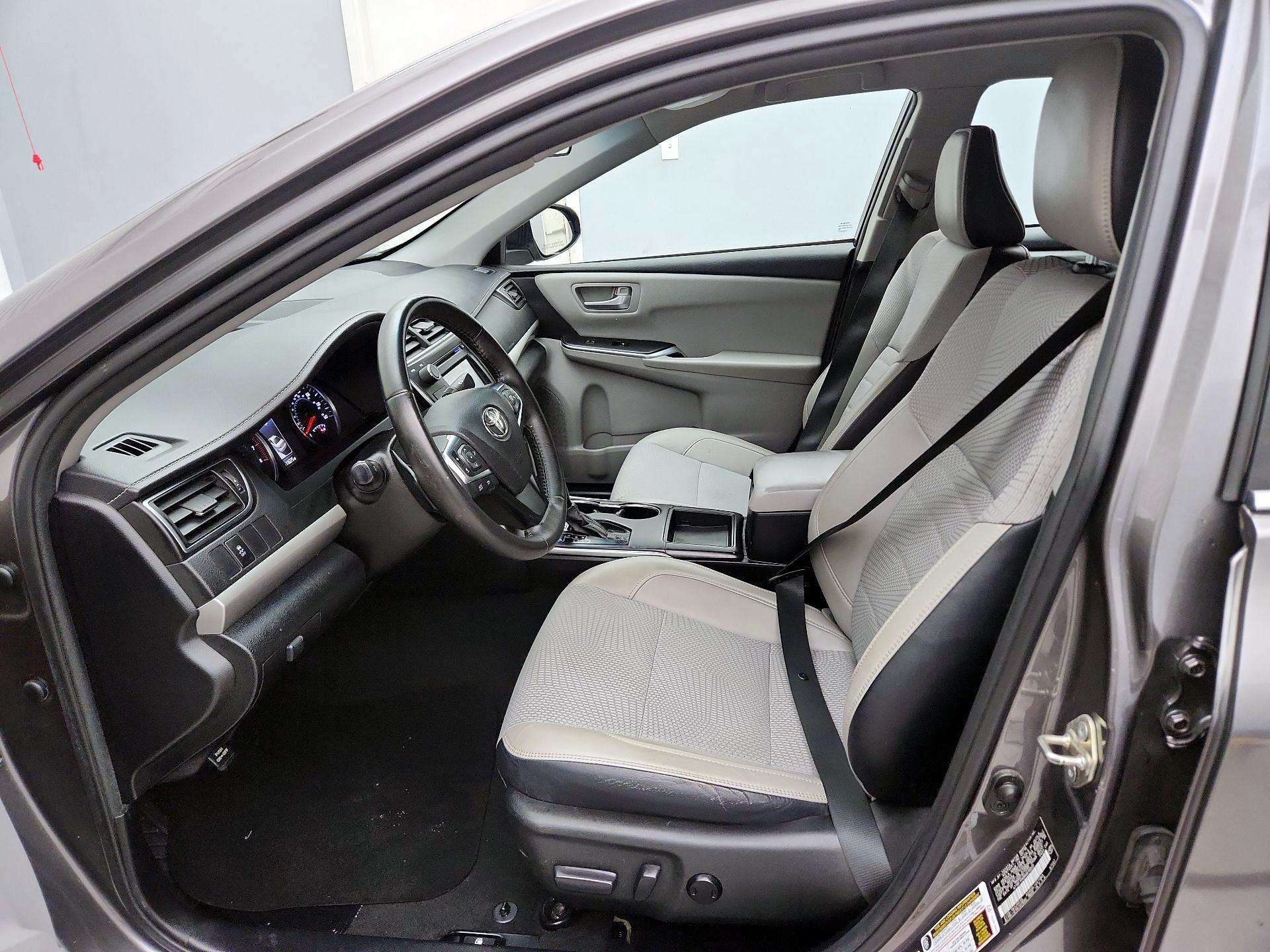 Thumbnail: 2017 Toyota Camry - 11
