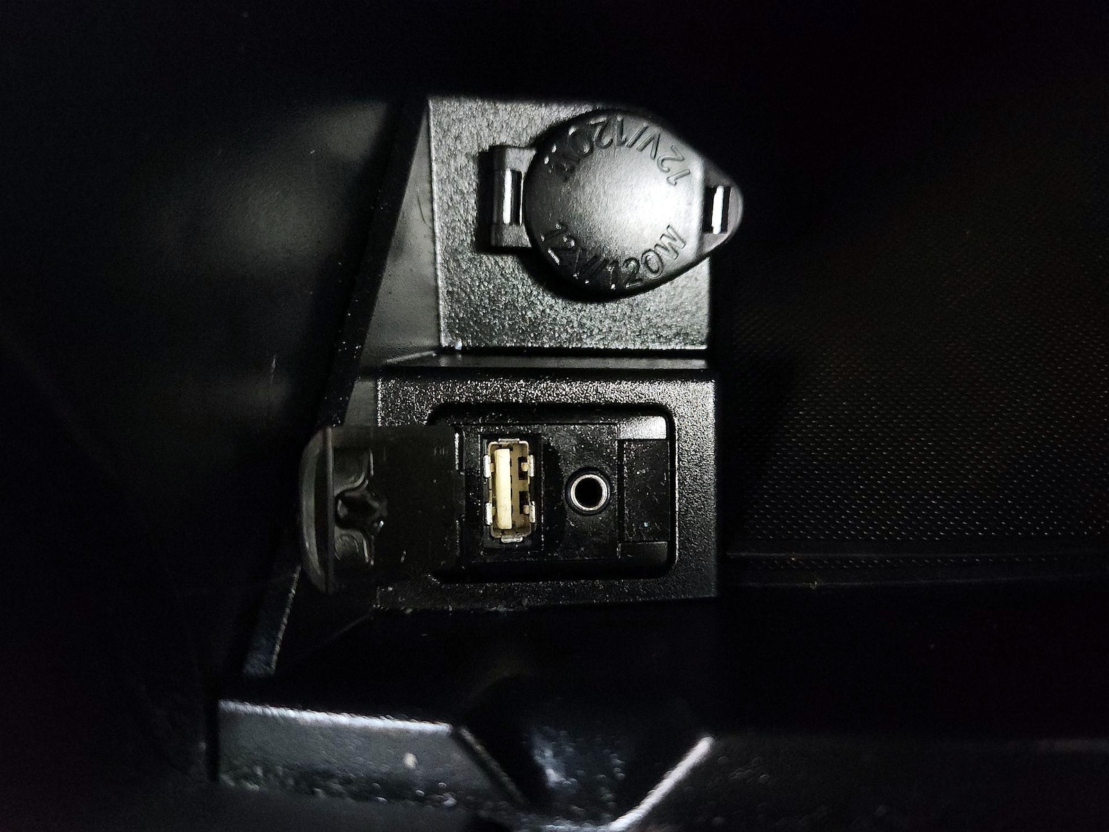 2017 Toyota Camry SE - Photo 19