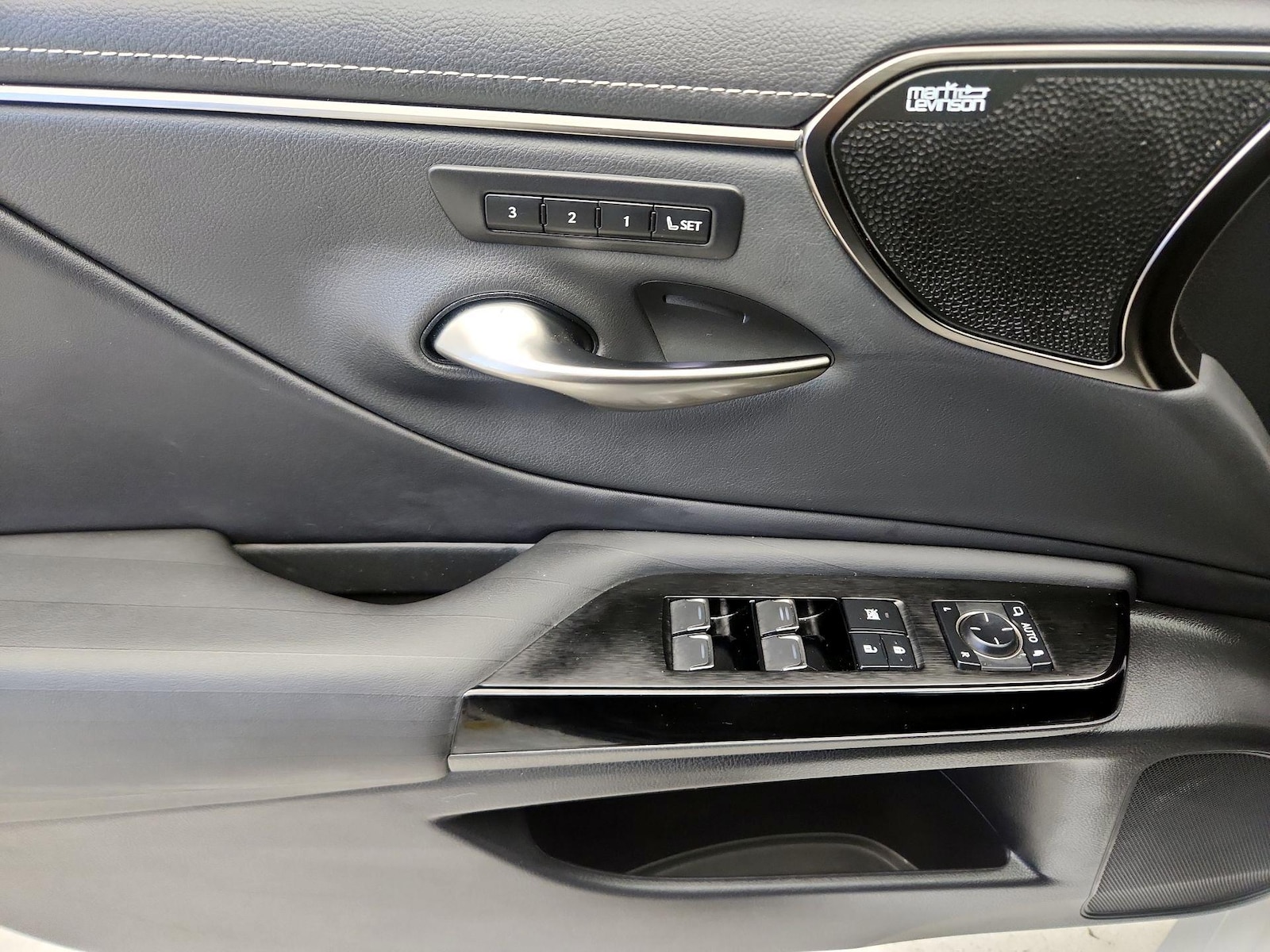 2022 Lexus ES 350 Ultra Luxury - Photo 13
