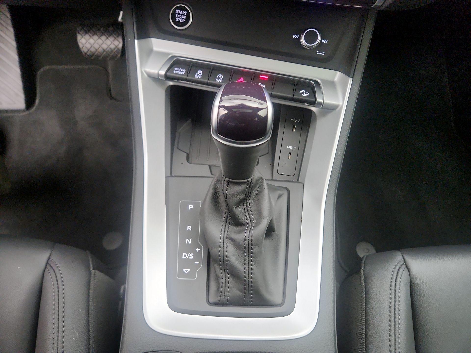 Thumbnail: 2025 Audi Q3 - 17