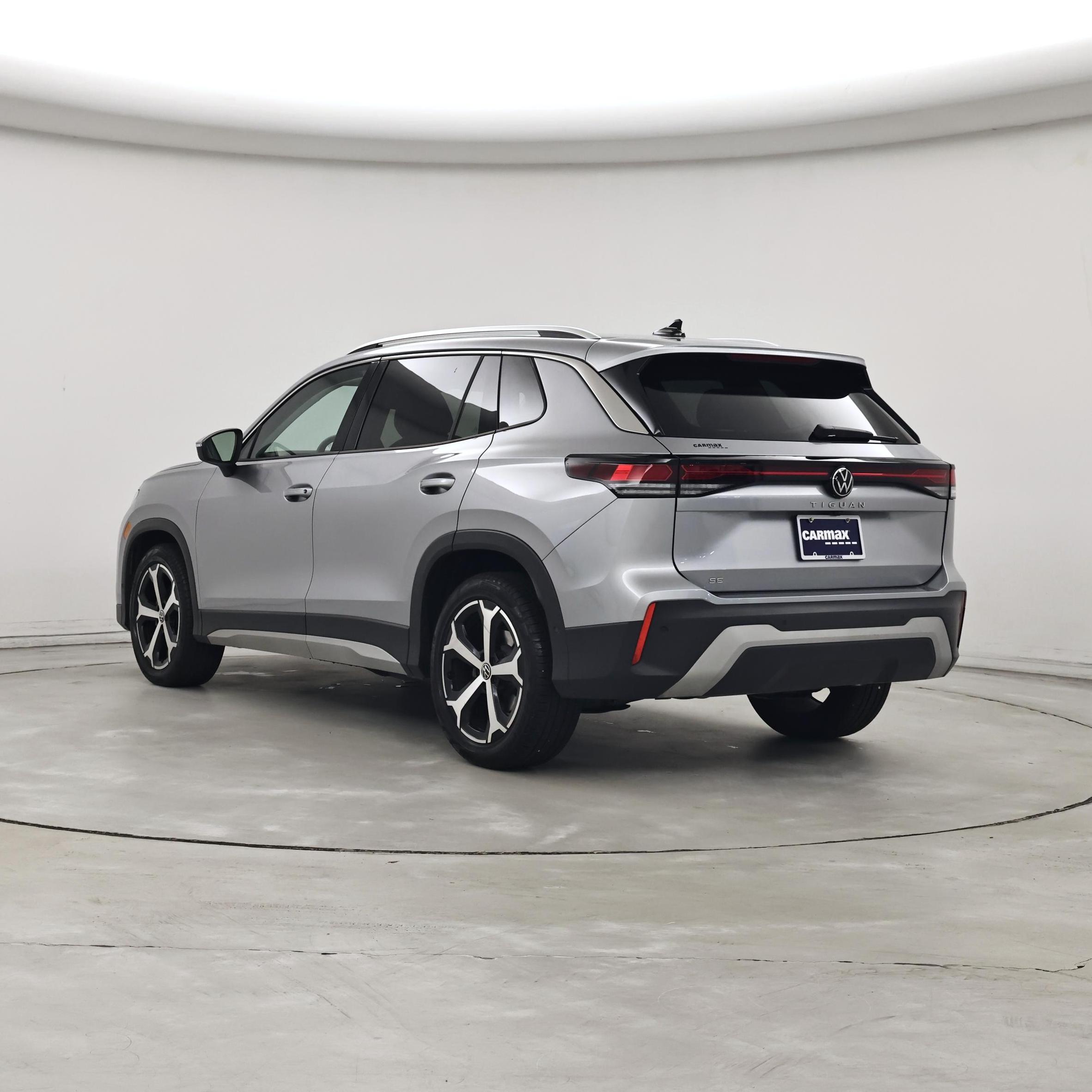 Thumbnail: 2025 Volkswagen Tiguan - 2