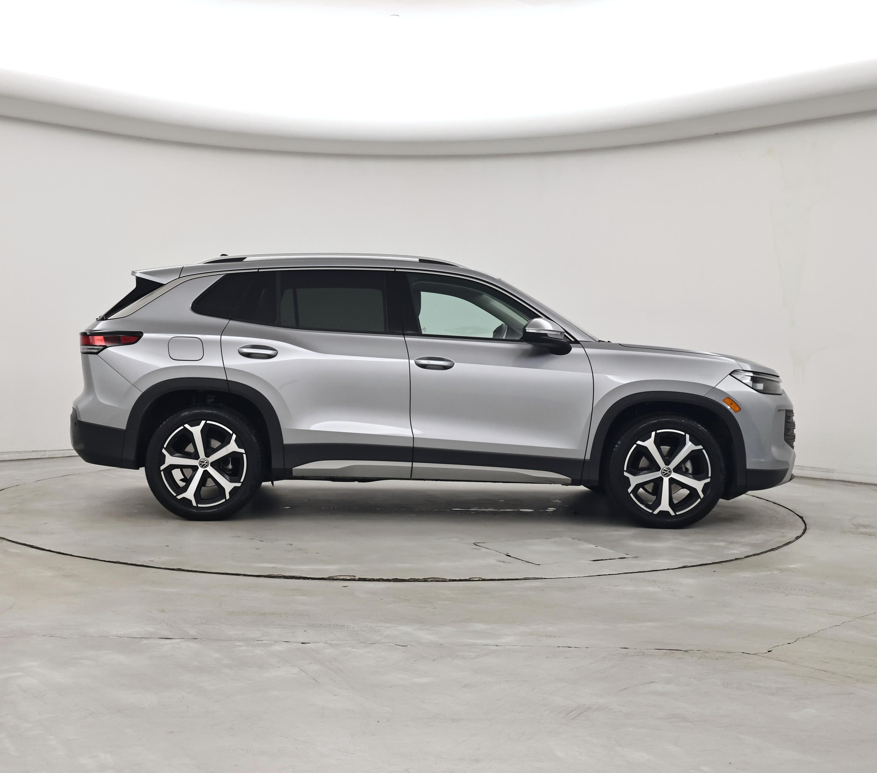 Thumbnail: 2025 Volkswagen Tiguan - 7