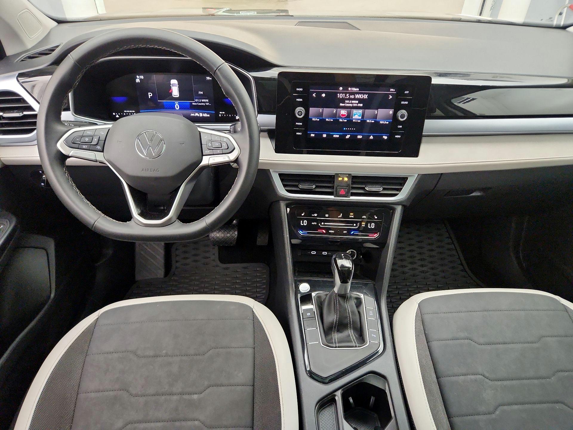 Thumbnail: 2025 Volkswagen Taos - 9