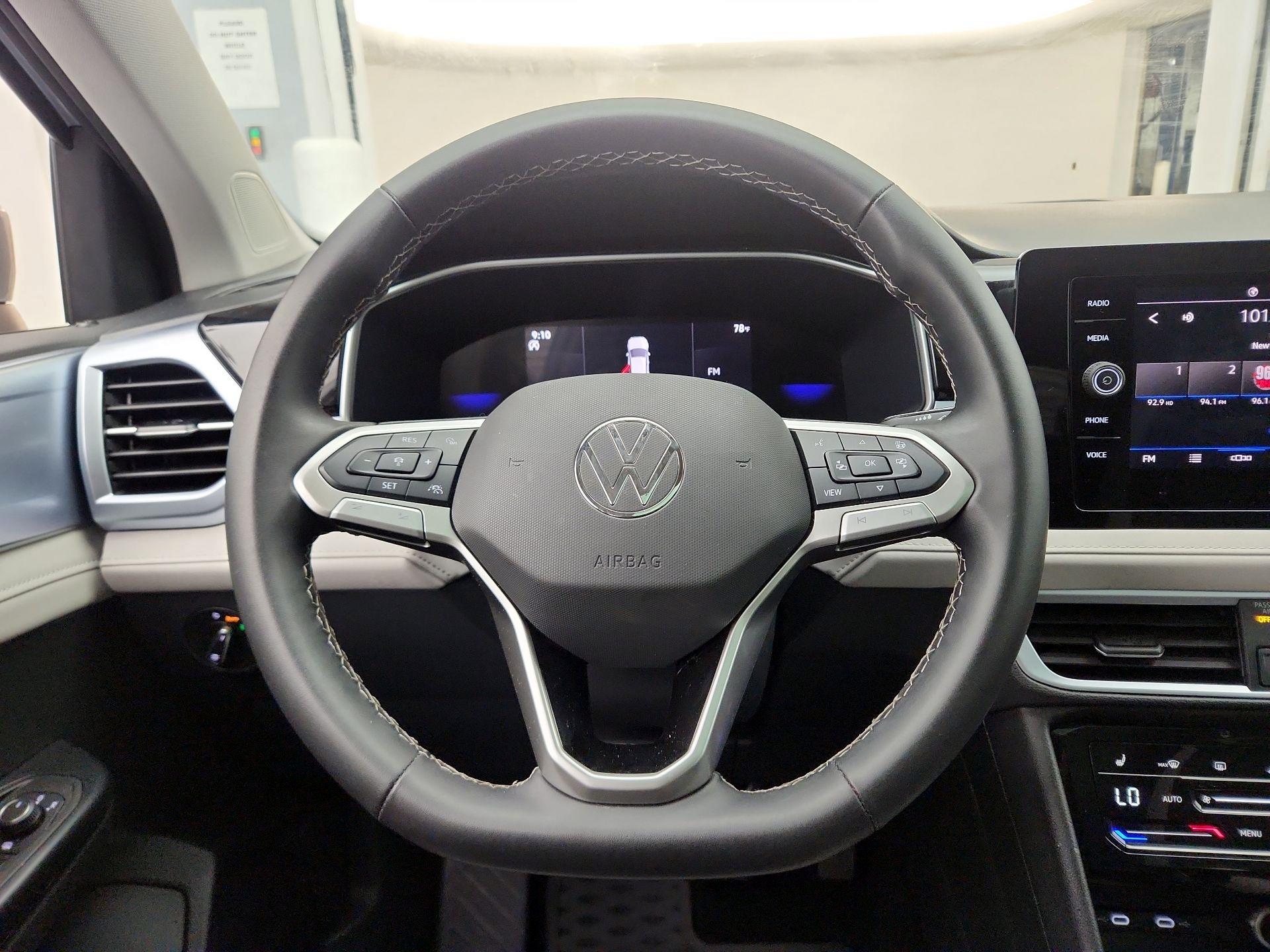 Thumbnail: 2025 Volkswagen Taos - 10