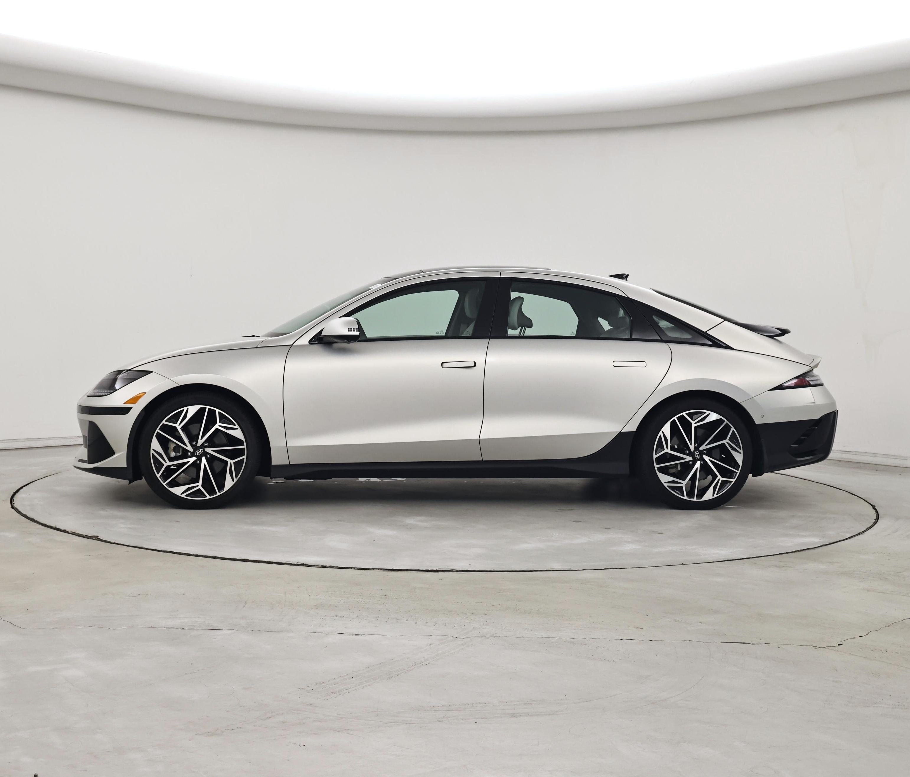 Thumbnail: 2023 Hyundai Ioniq 6 - 3