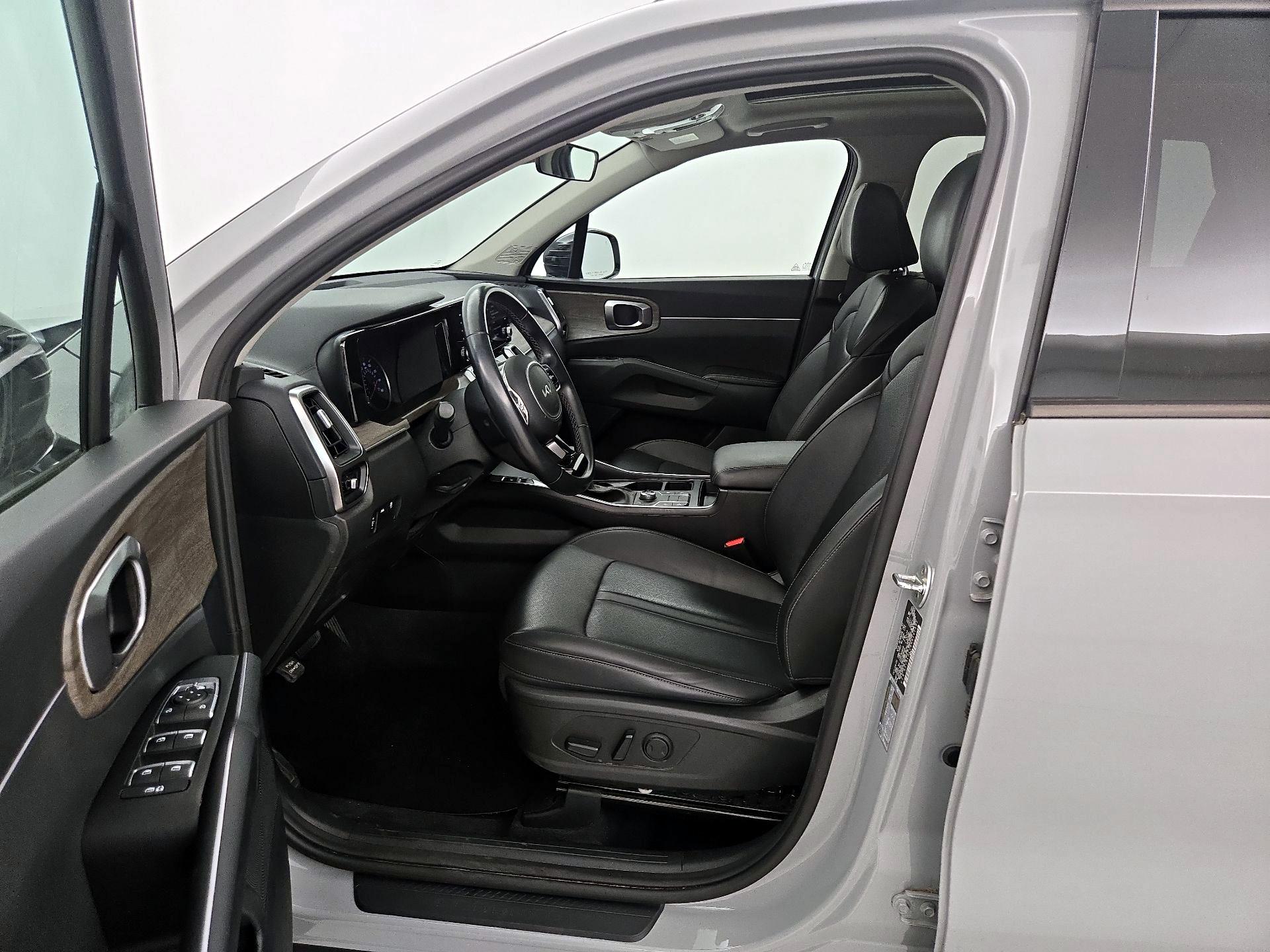 Thumbnail: 2022 Kia Sorento - 11