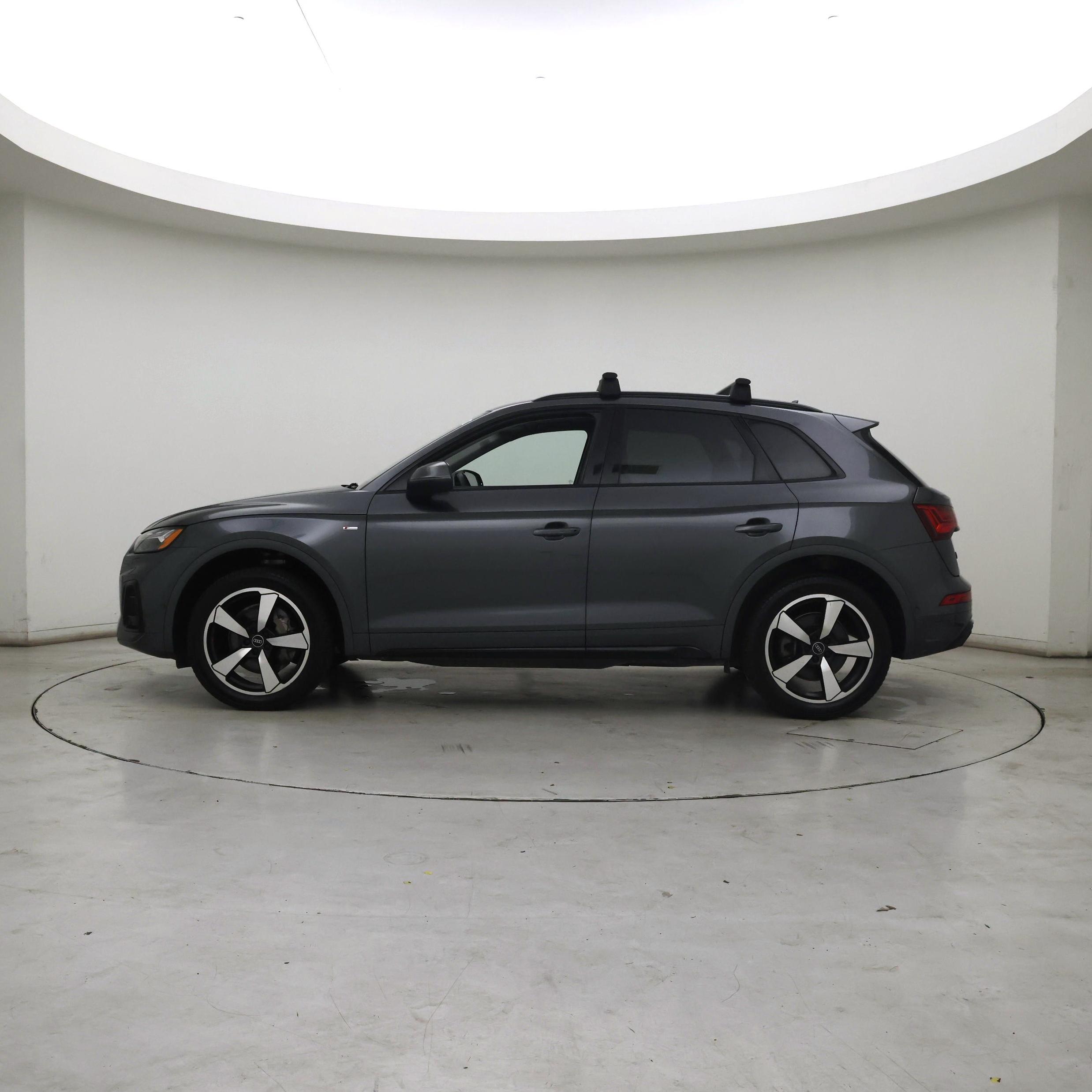 Thumbnail: 2023 Audi Q5 - 3