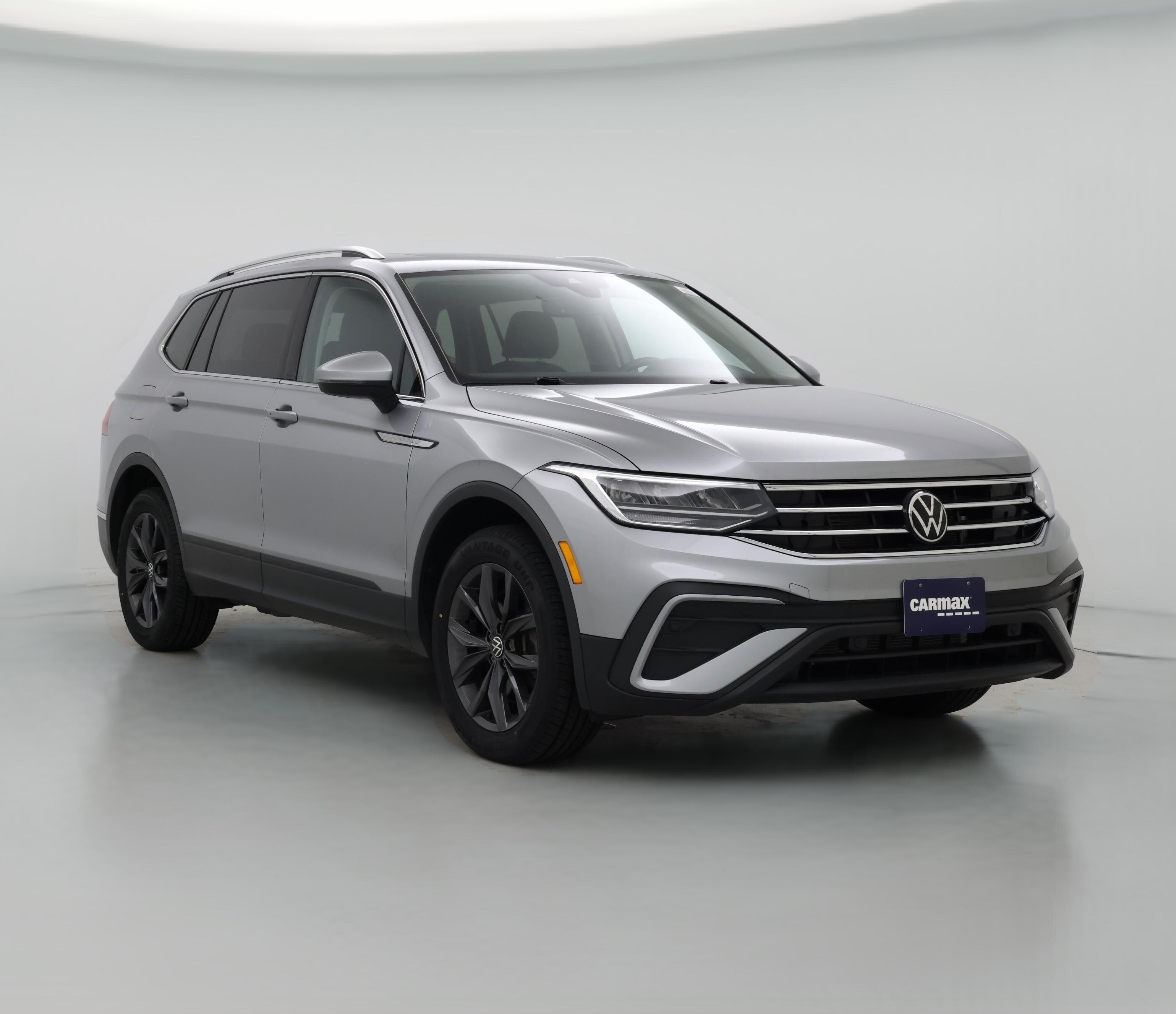 Thumbnail: 2023 Volkswagen Tiguan - 1