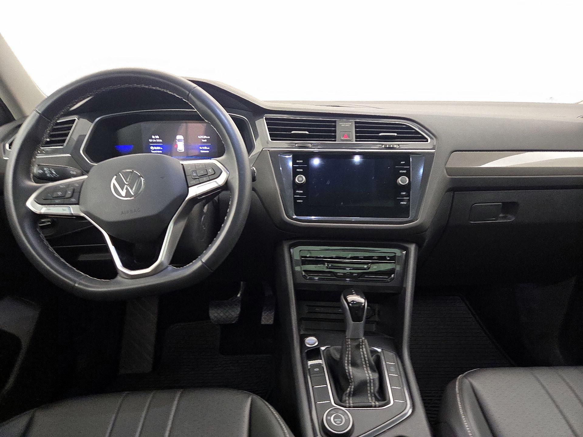 Thumbnail: 2023 Volkswagen Tiguan - 9