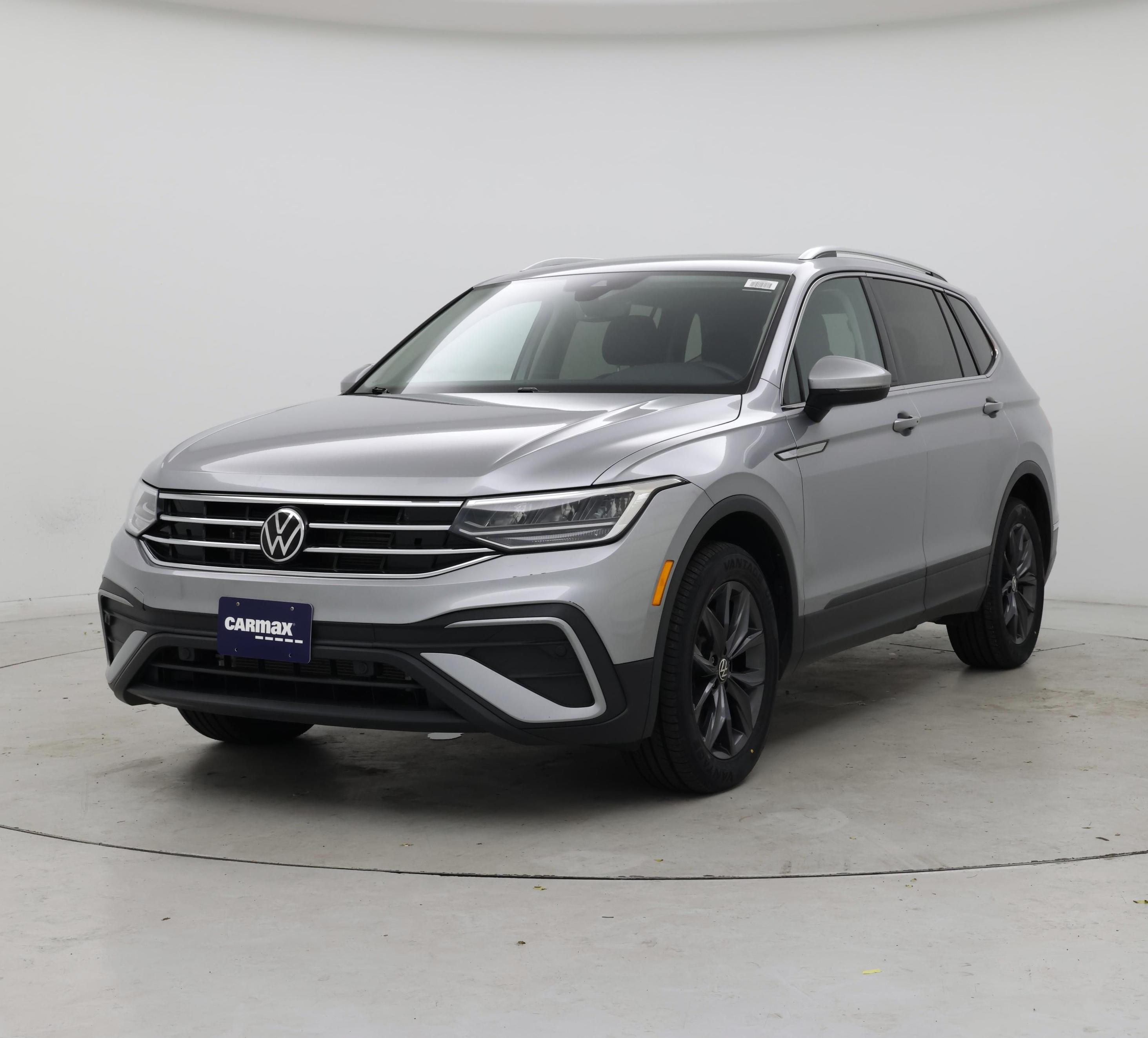 Thumbnail: 2023 Volkswagen Tiguan - 4
