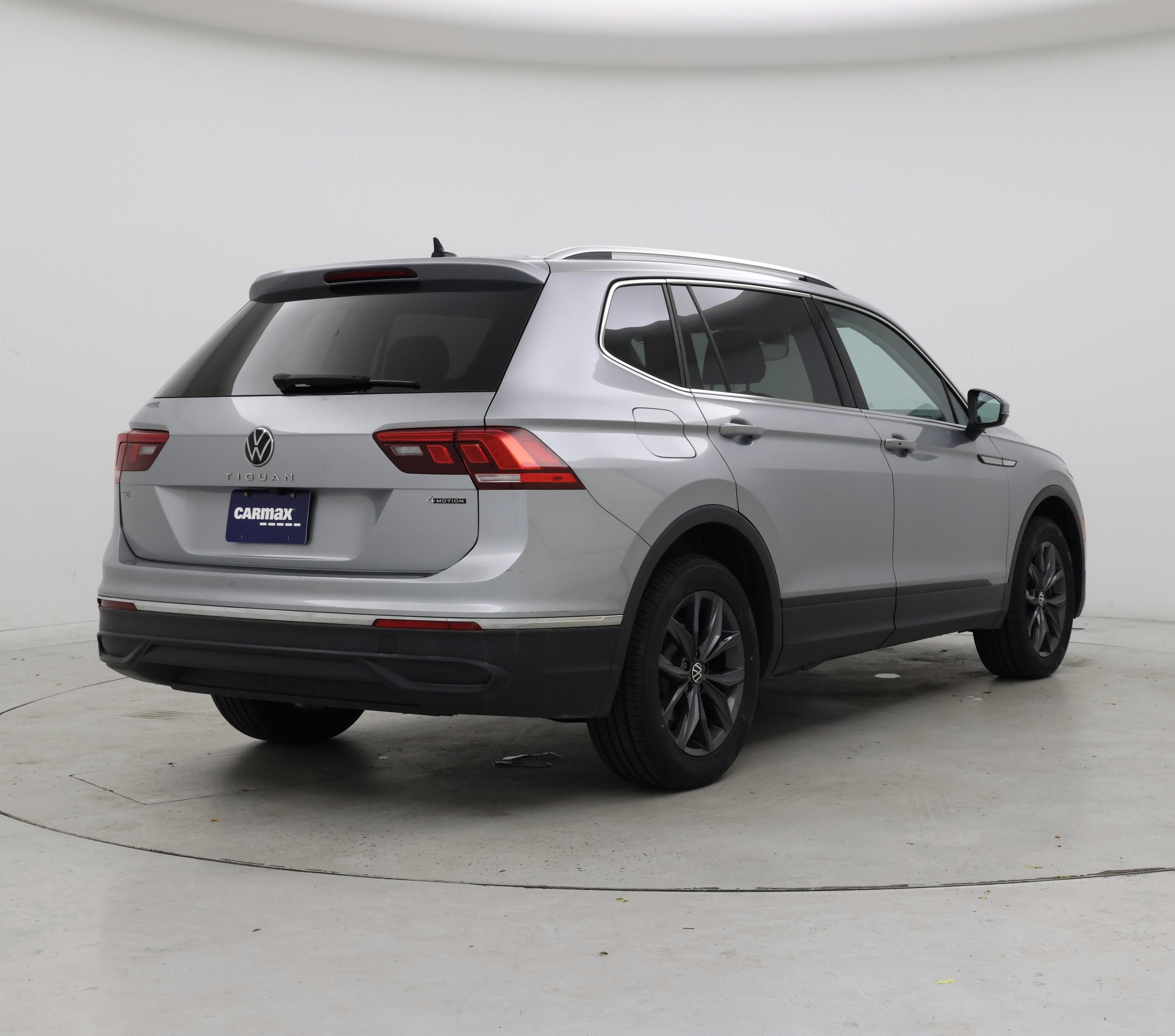 Thumbnail: 2023 Volkswagen Tiguan - 8