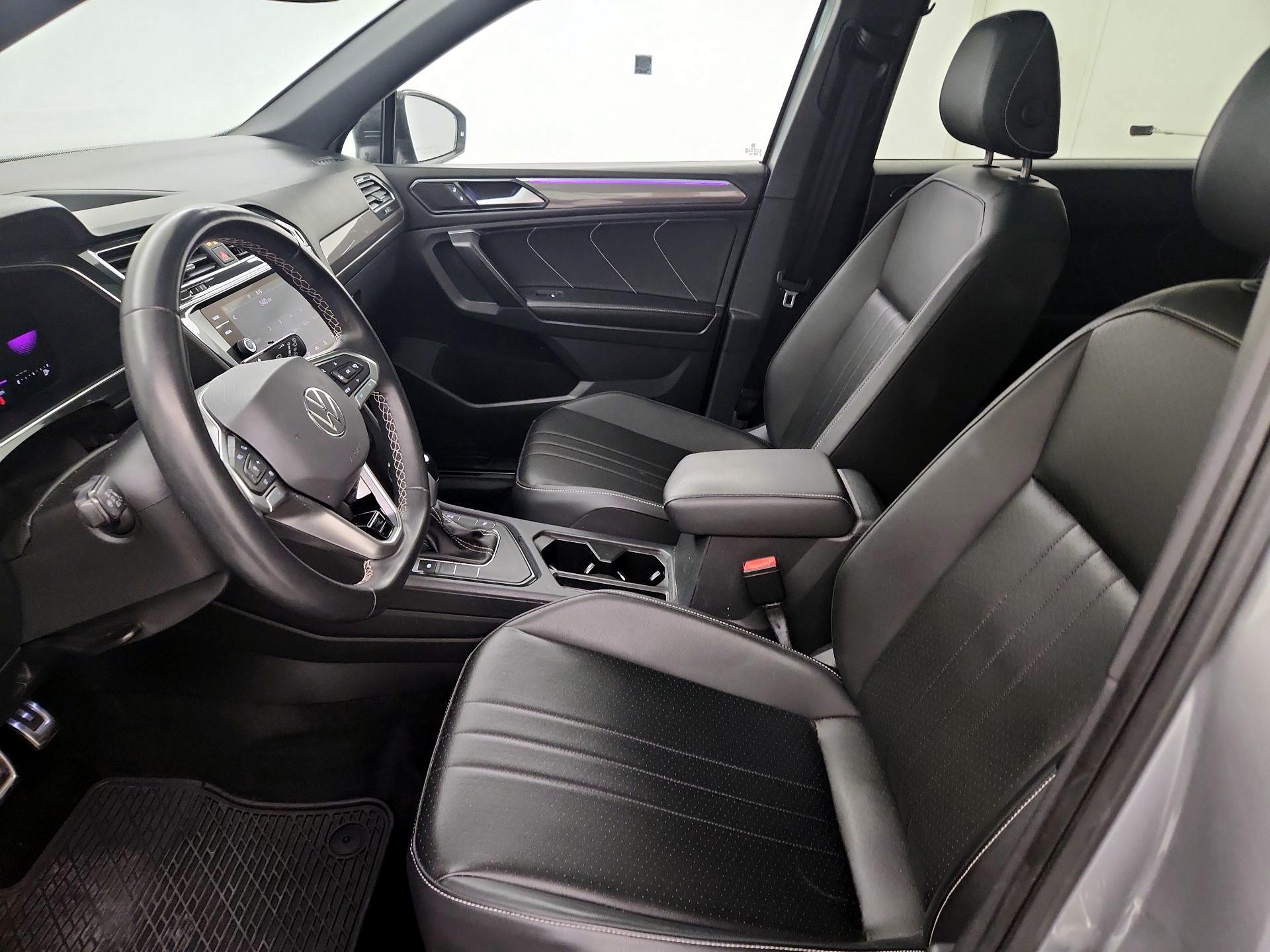 Thumbnail: 2023 Volkswagen Tiguan - 11