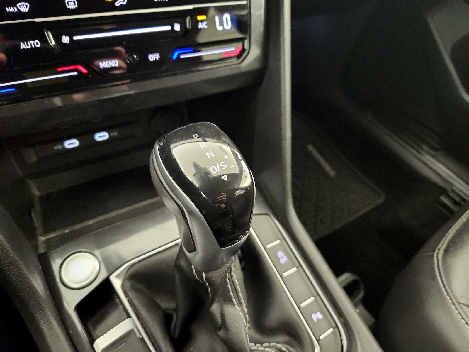2023 Volkswagen Tiguan SE R-LINE BLACK - Photo 18