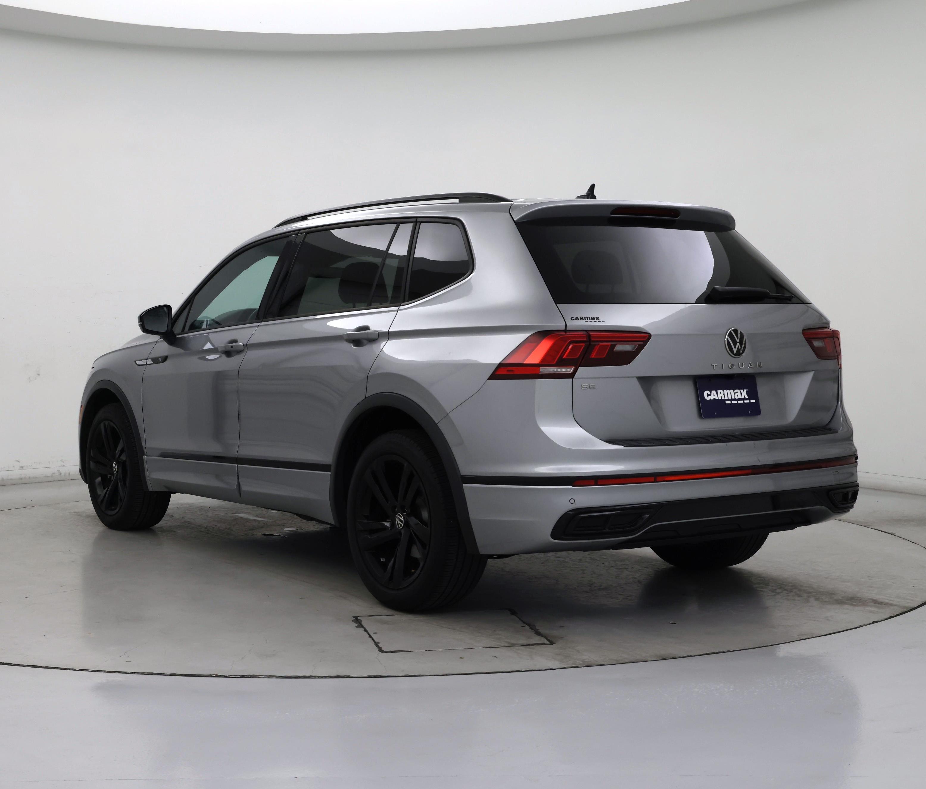 Thumbnail: 2023 Volkswagen Tiguan - 2
