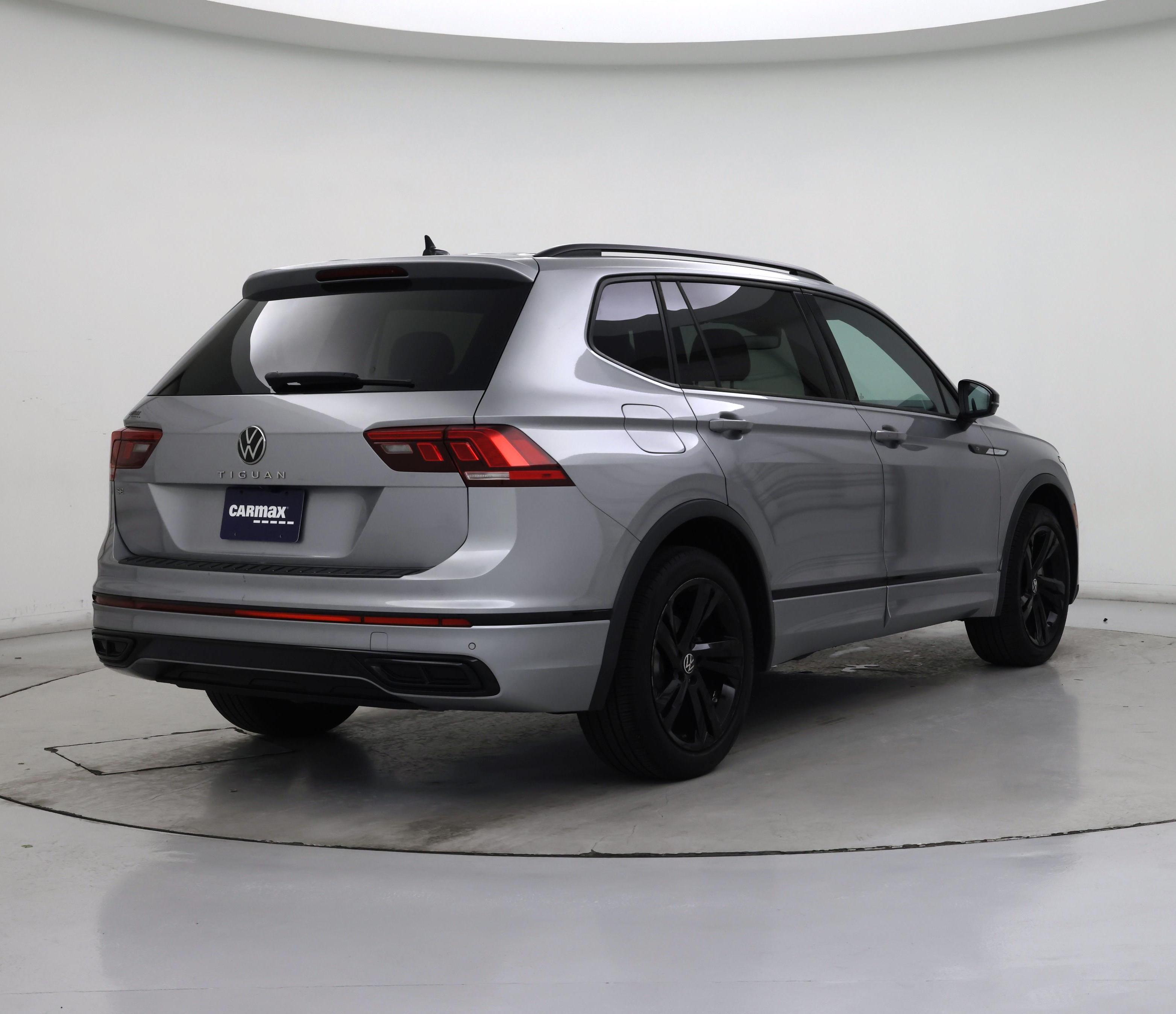 Thumbnail: 2023 Volkswagen Tiguan - 8