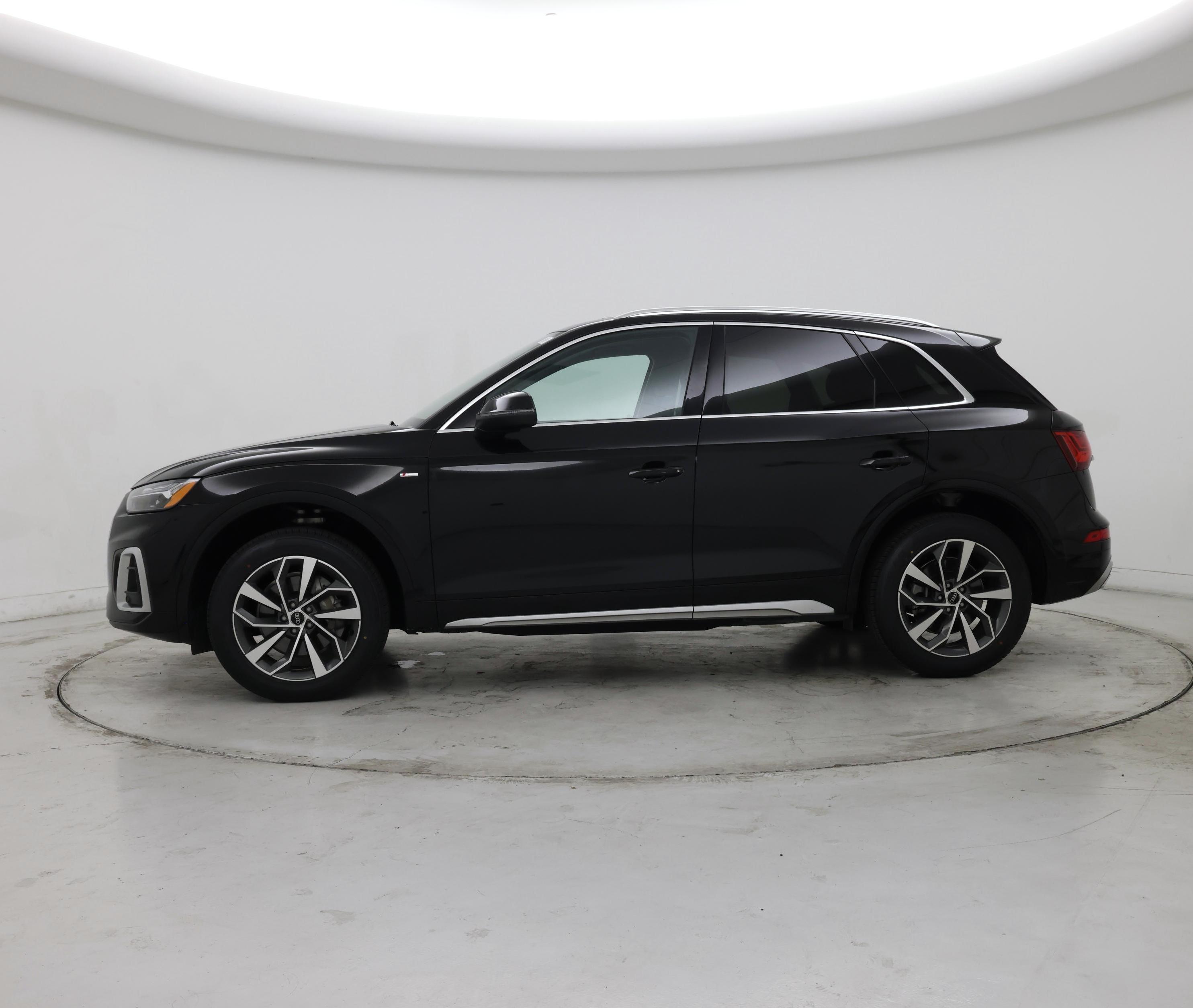 Thumbnail: 2023 Audi Q5 - 3
