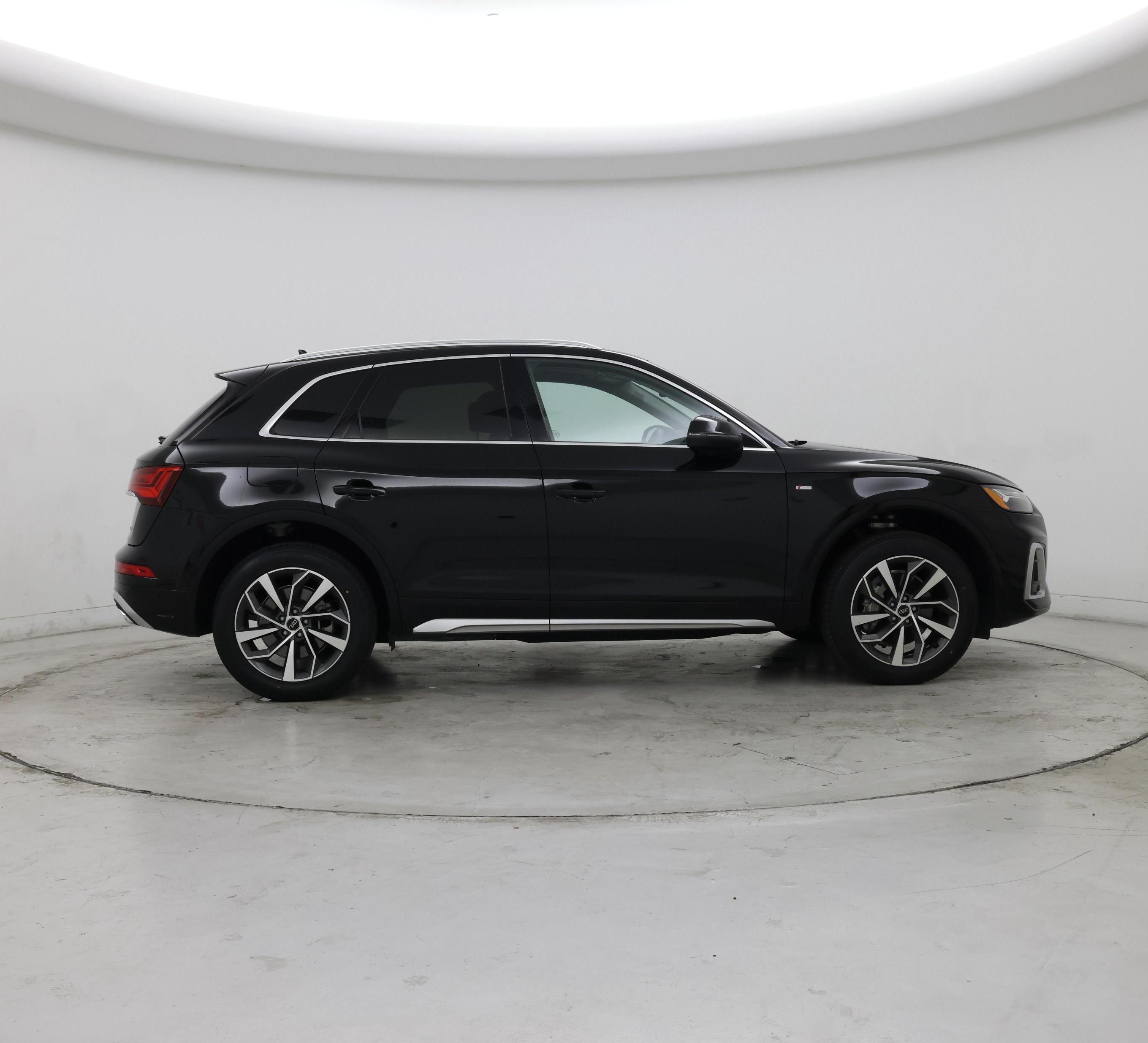 Thumbnail: 2023 Audi Q5 - 7