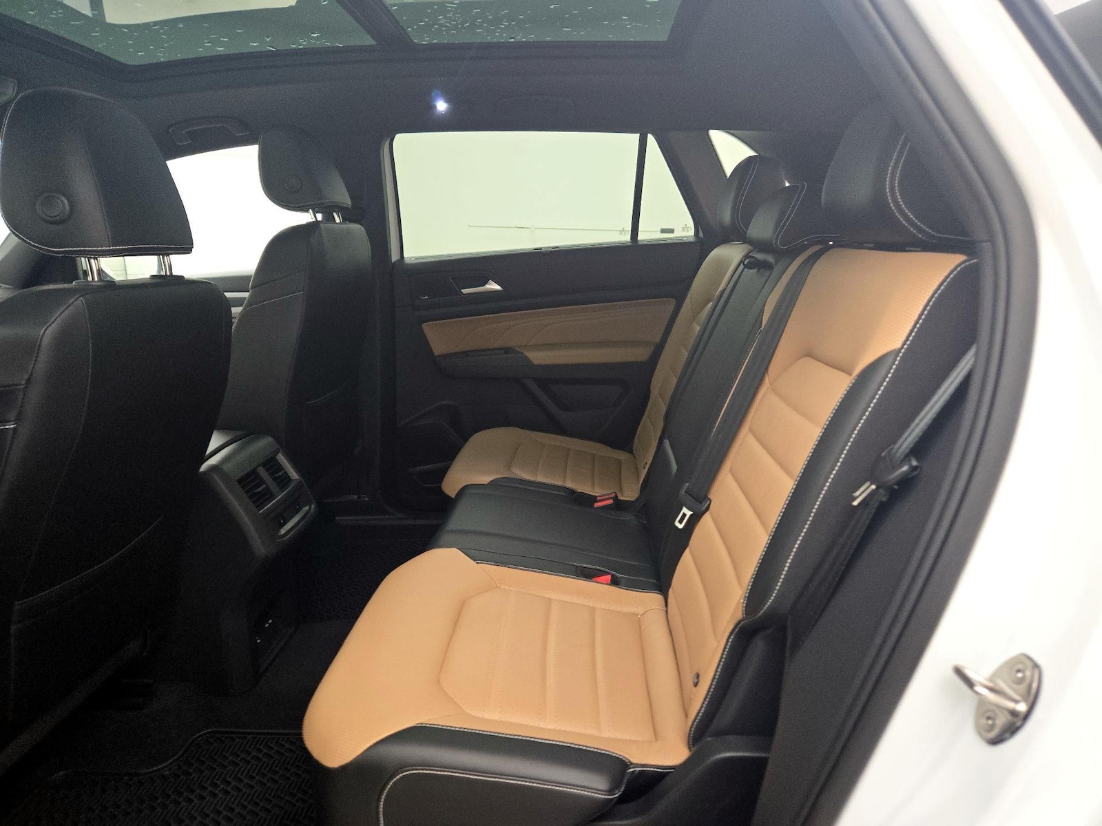 2023 Volkswagen Atlas Cross Sport SEL Premium R-Line - Photo 21