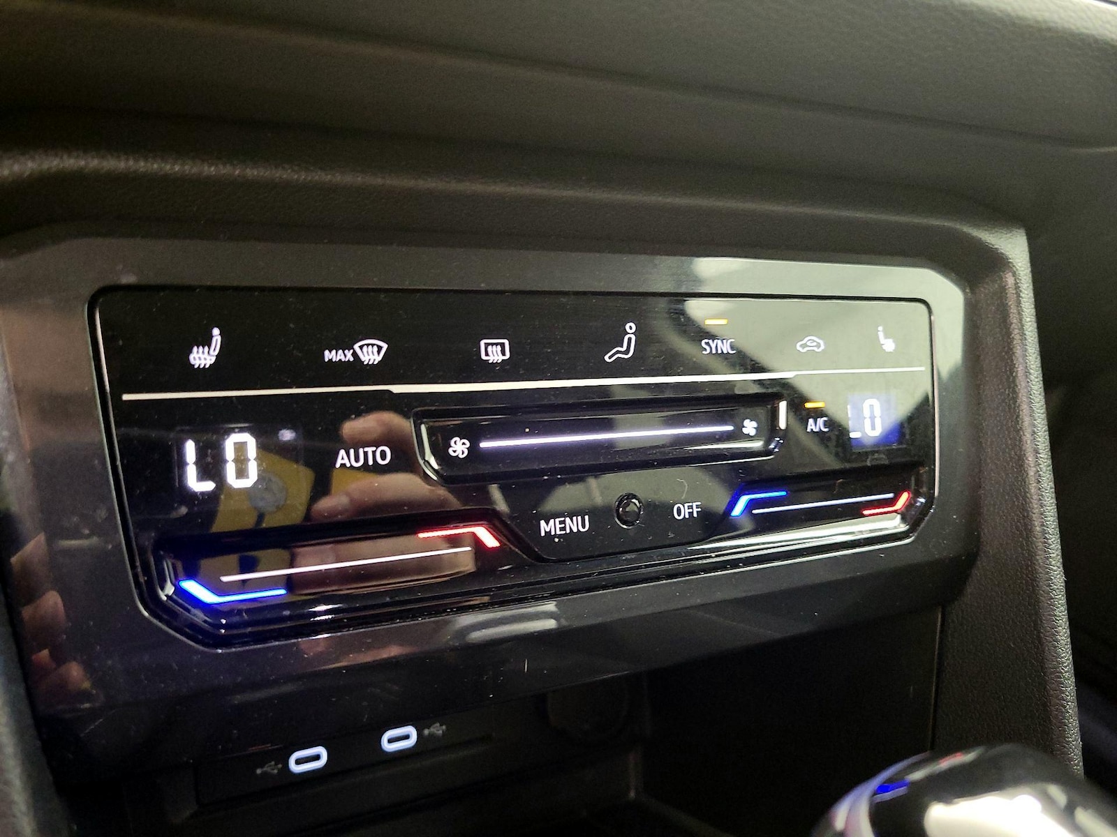 2023 Volkswagen Tiguan SE - Photo 18