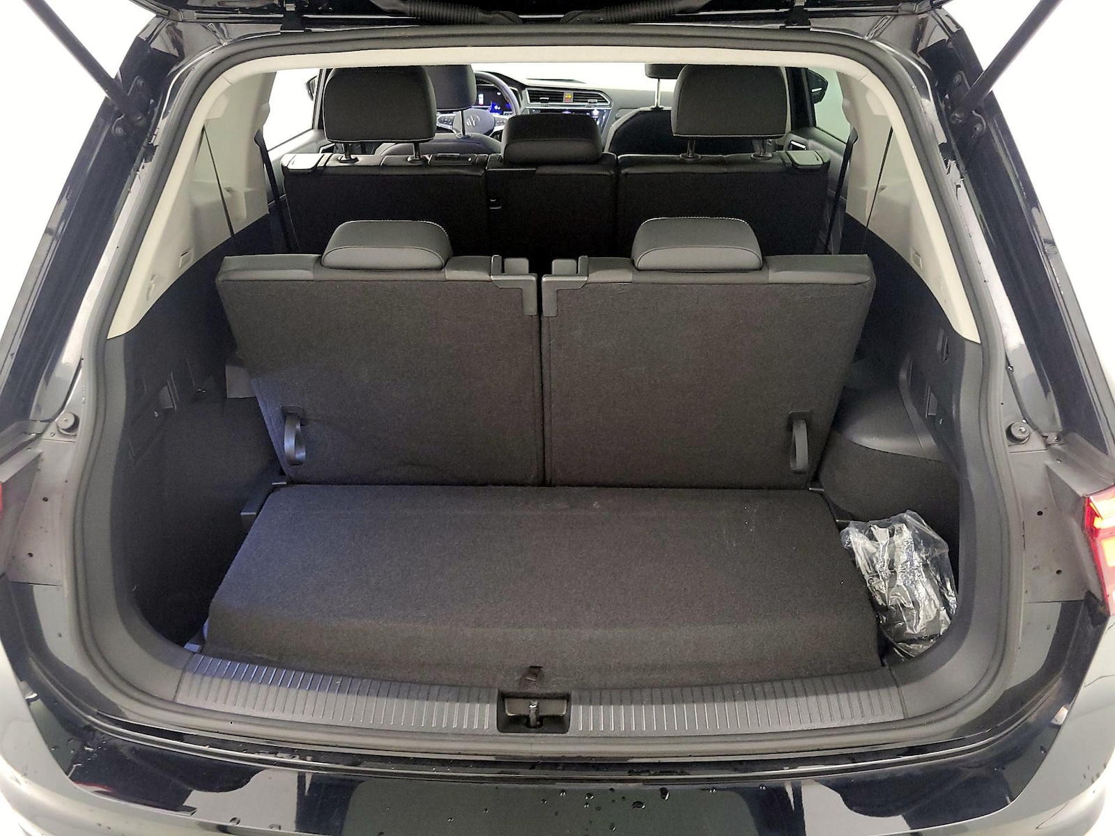 2023 Volkswagen Tiguan SE - Photo 23