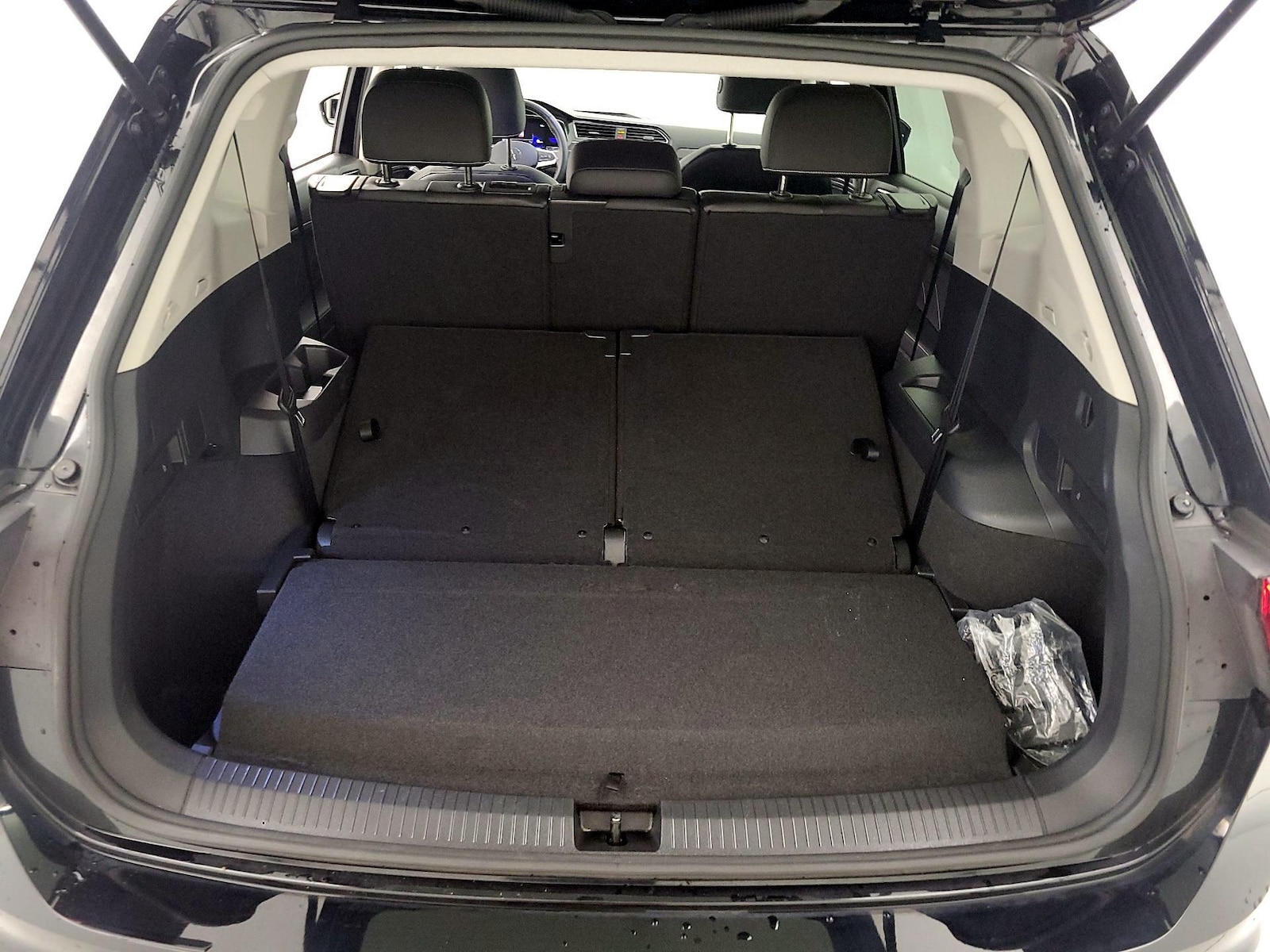2023 Volkswagen Tiguan SE - Photo 24