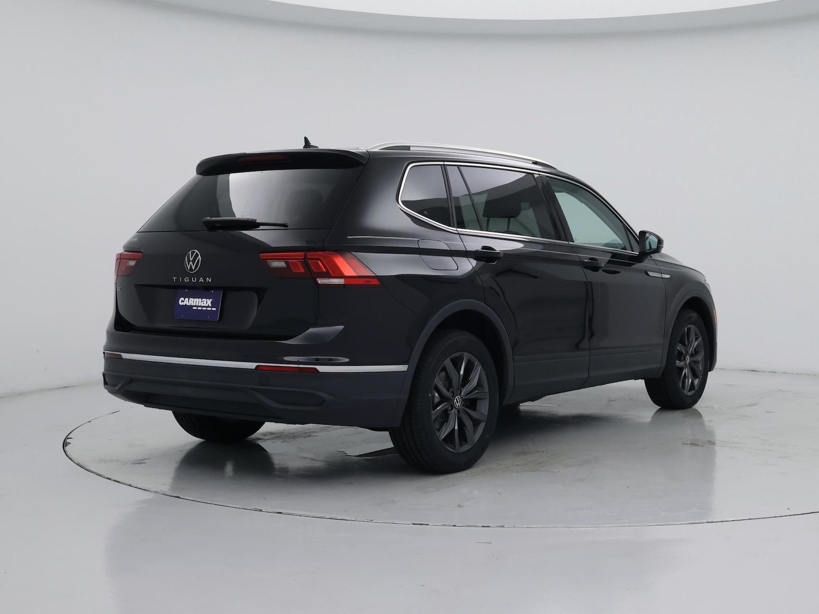 2023 Volkswagen Tiguan SE - Photo 9