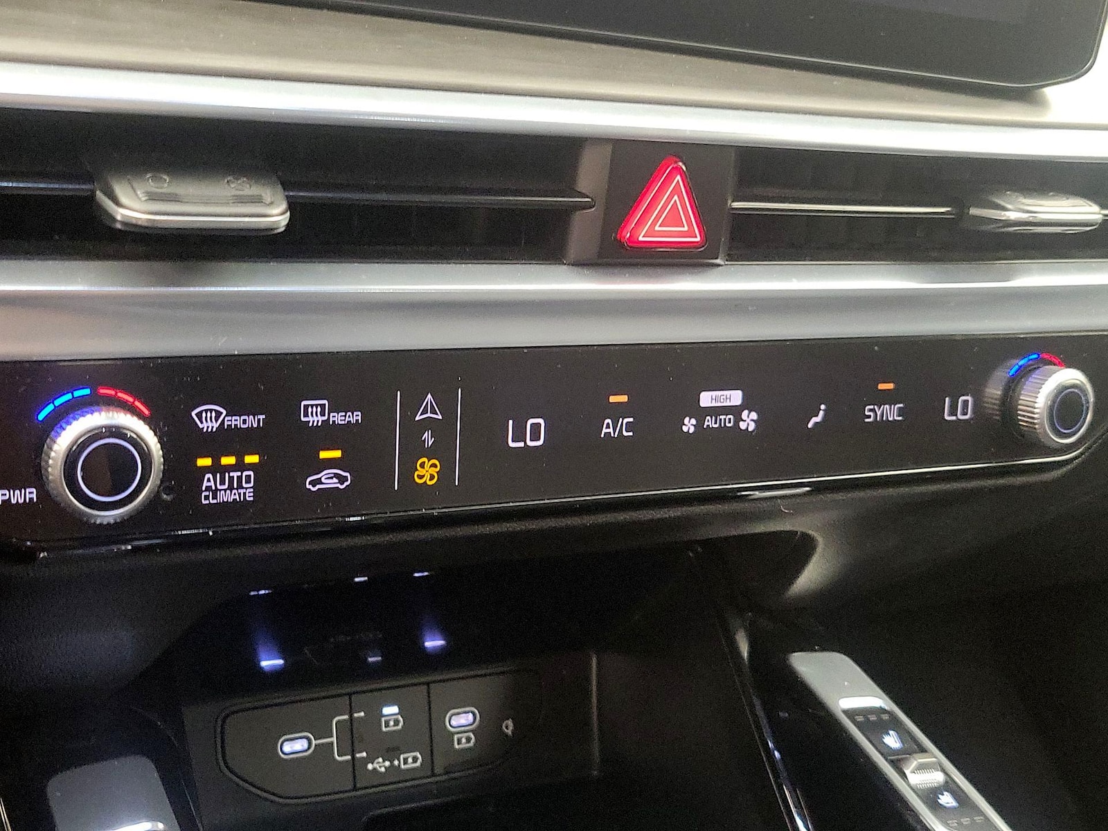 2024 Kia Sorento X-Line SX - Photo 18
